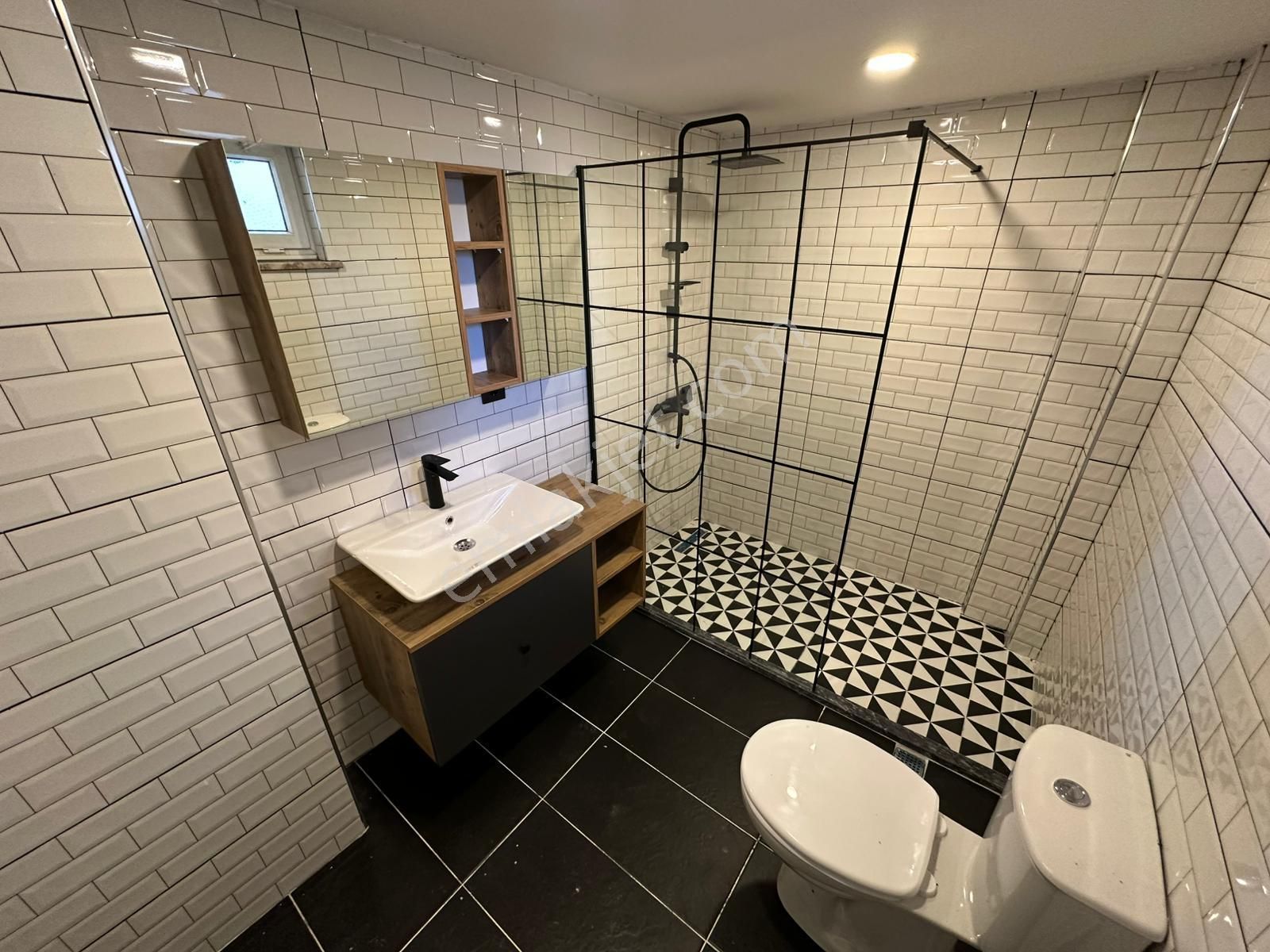 Değirmenönü Mahallesinde Komple Yenilenmiş 3+1 Çift Balkonlu Daire D112 - Görsel 8