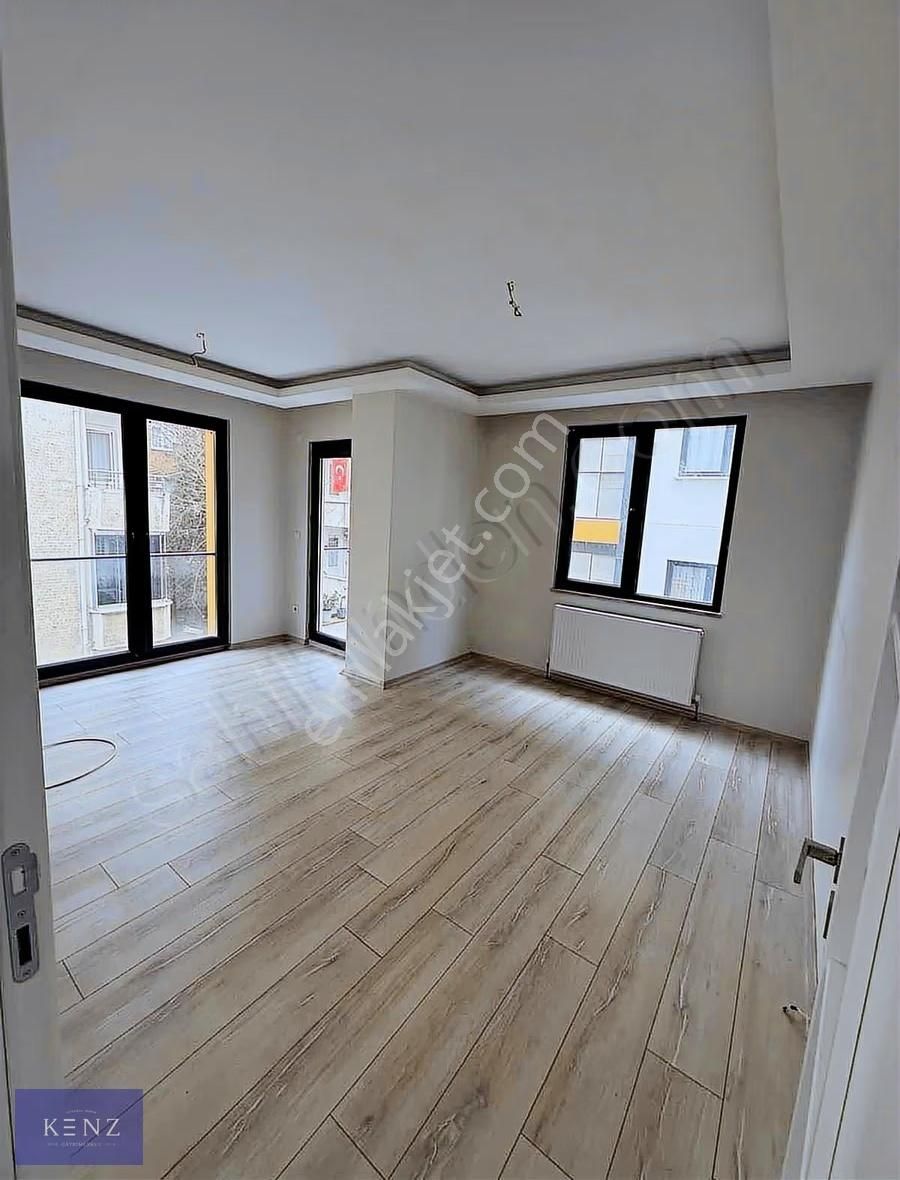 Ulaşım Sorunu Yok ! Libadiye Cadde Üzeri Kiralık 2+1 - Görsel 7