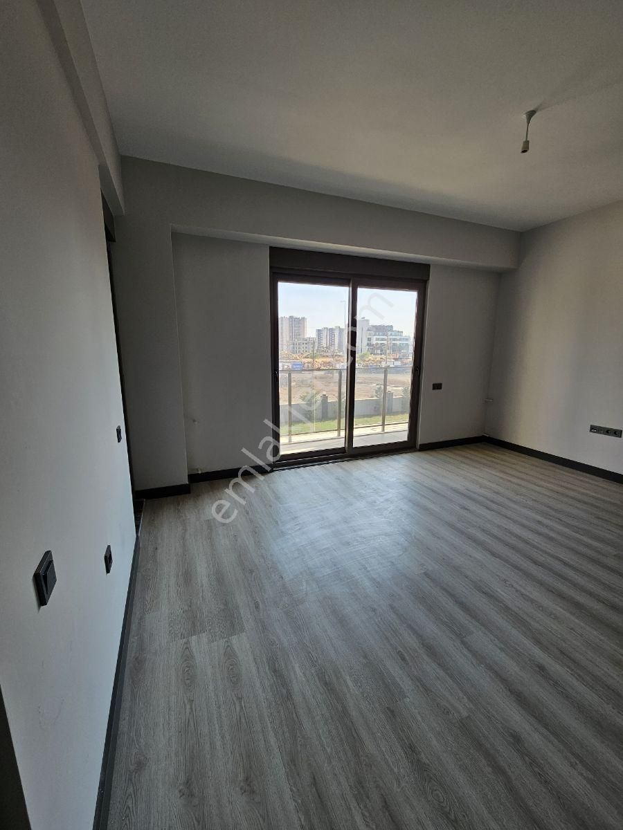 Altıntaş Havaalanı Yakını Havuzlu Site İçi 2+1 Kiralık Boş Daire - Görsel 3