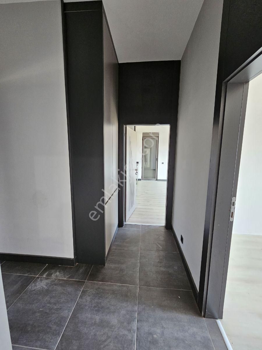 Altıntaş Havaalanı Yakını Havuzlu Site İçi 2+1 Kiralık Boş Daire - Görsel 4