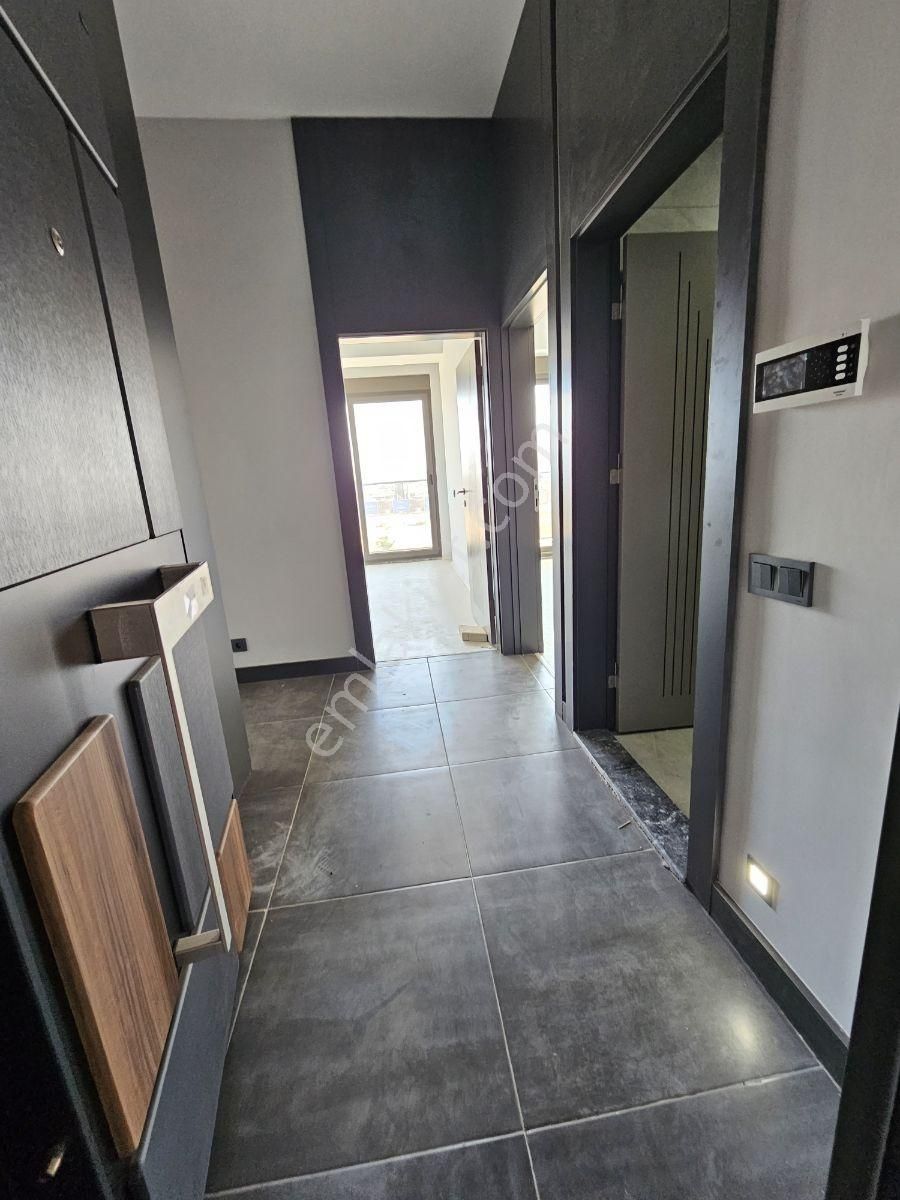 Altıntaş Havaalanı Yakını Havuzlu Site İçi 2+1 Kiralık Boş Daire - Görsel 15