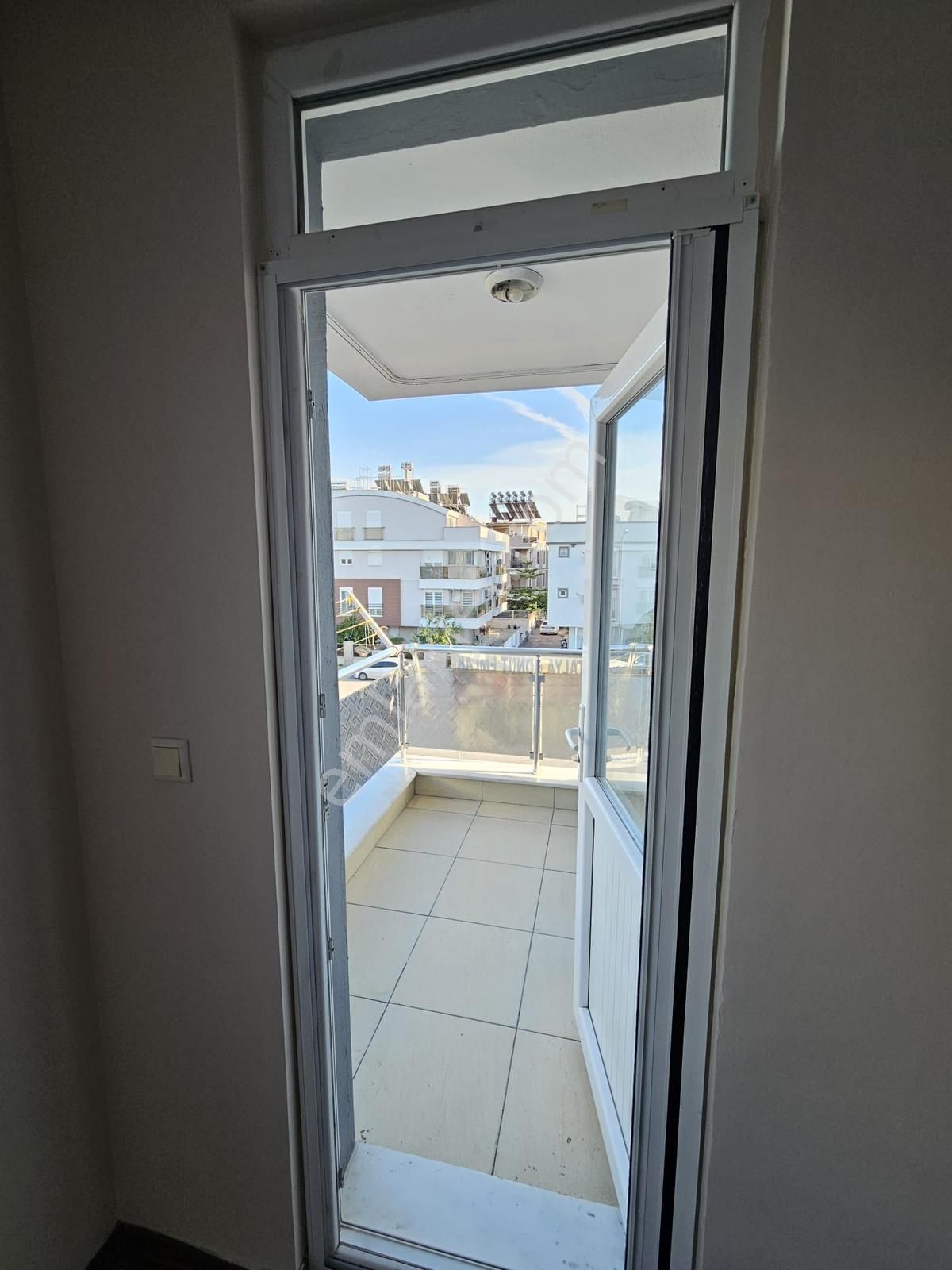 Rauf Denktaş Yakını 2+1 Boş Kiralık Daire - Görsel 12