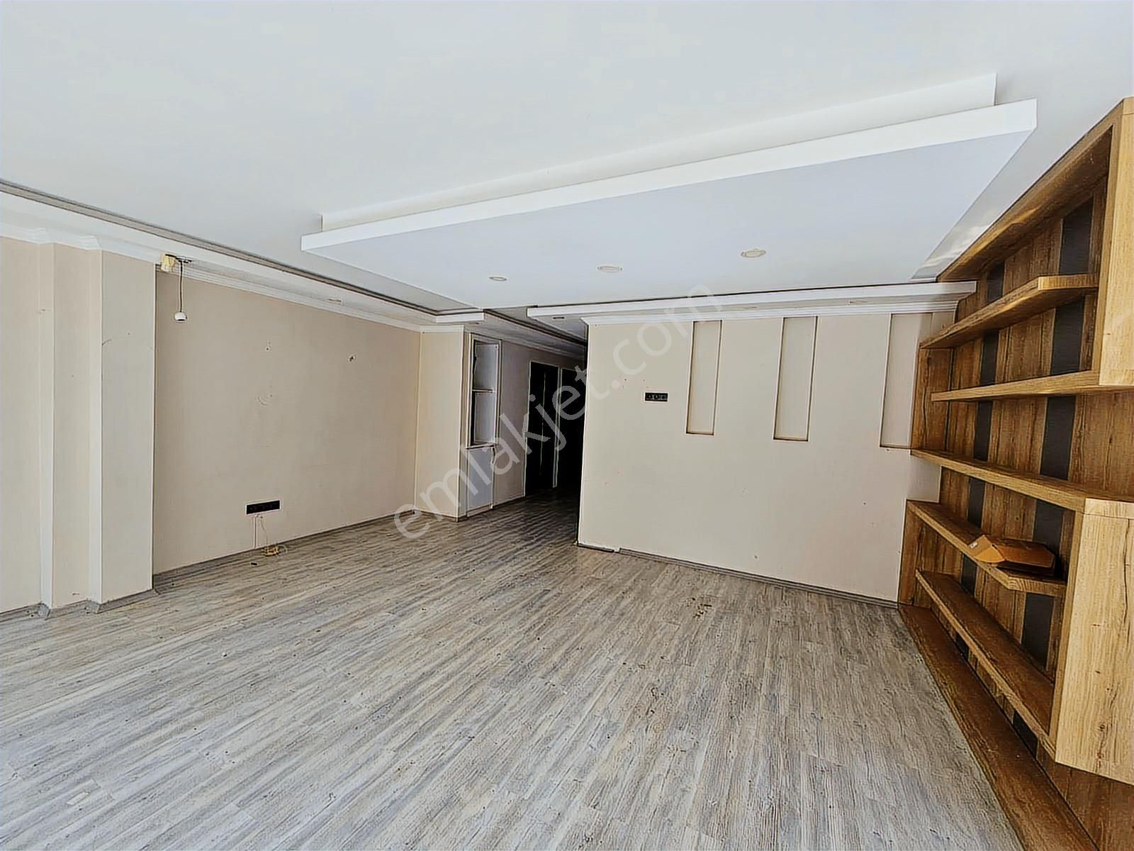 Güzeloba'da Cadde Üzeri Kiralık Geniş Dükkan - Görsel 8