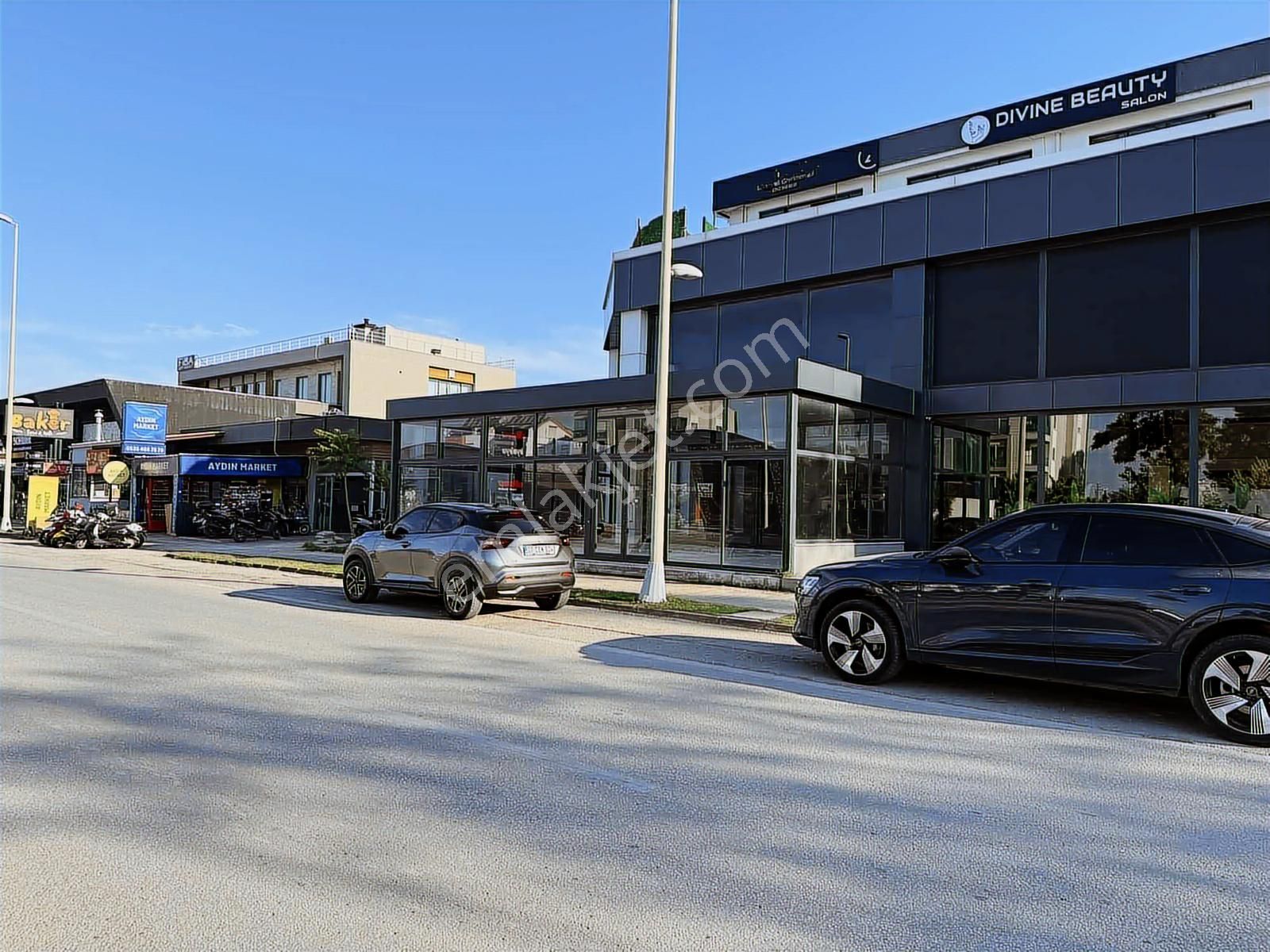 Güzeloba Rauf Denktaş Cadde Üzeri Kiralık Plaza
