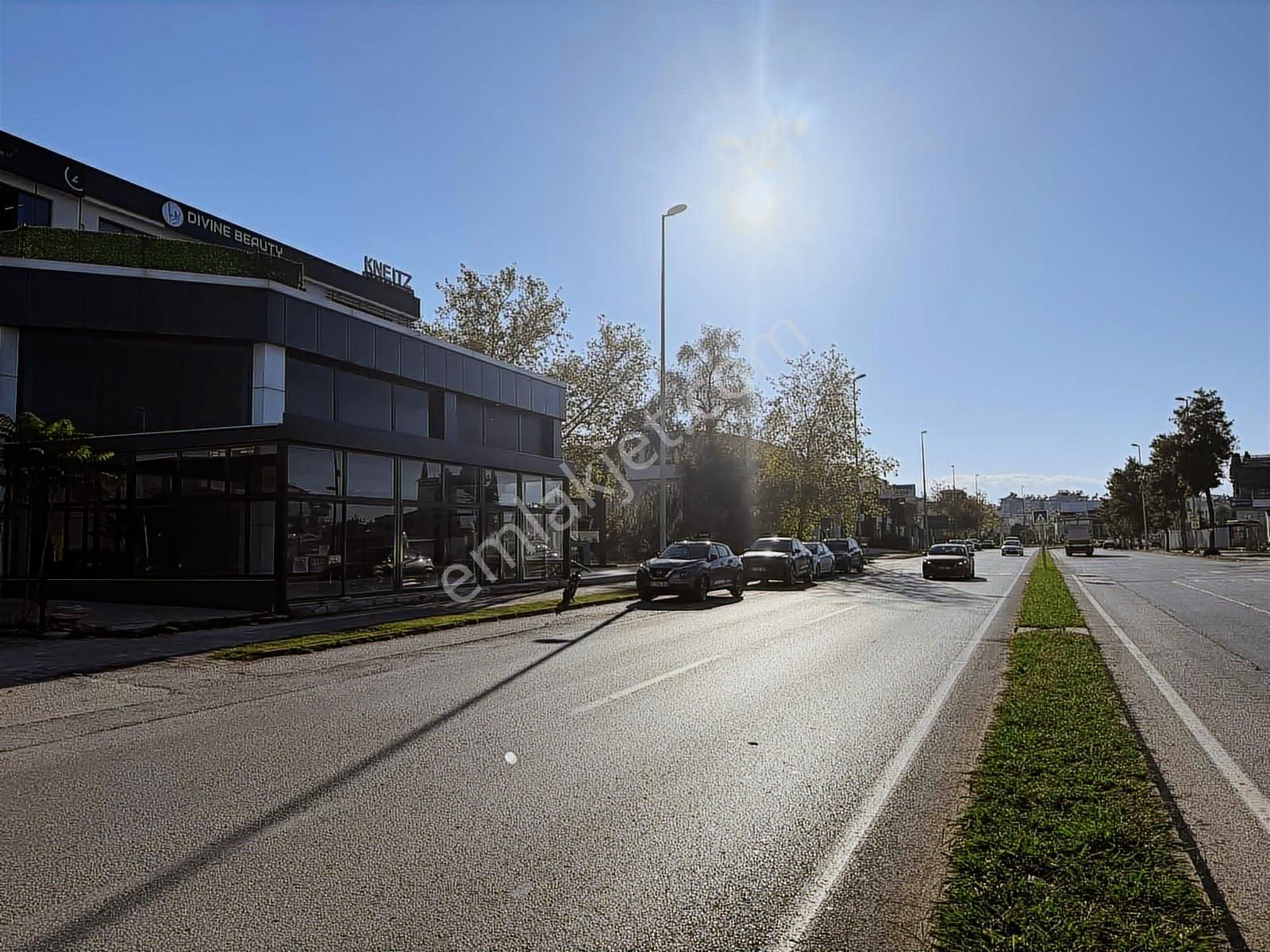 Güzeloba Rauf Denktaş Cadde Üzeri Kiralık Plaza - Görsel 17