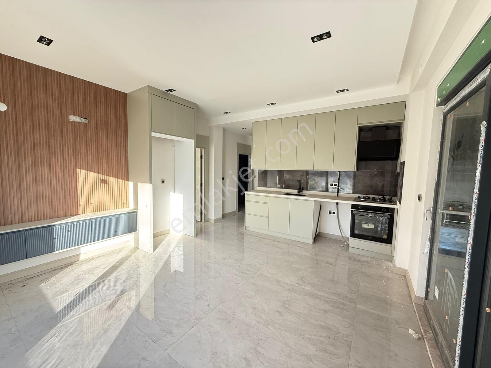 Rauf Denktaş Cad. Lüx Site'de 2+1 Bahçe Katı Satılık Daire - Görsel 9