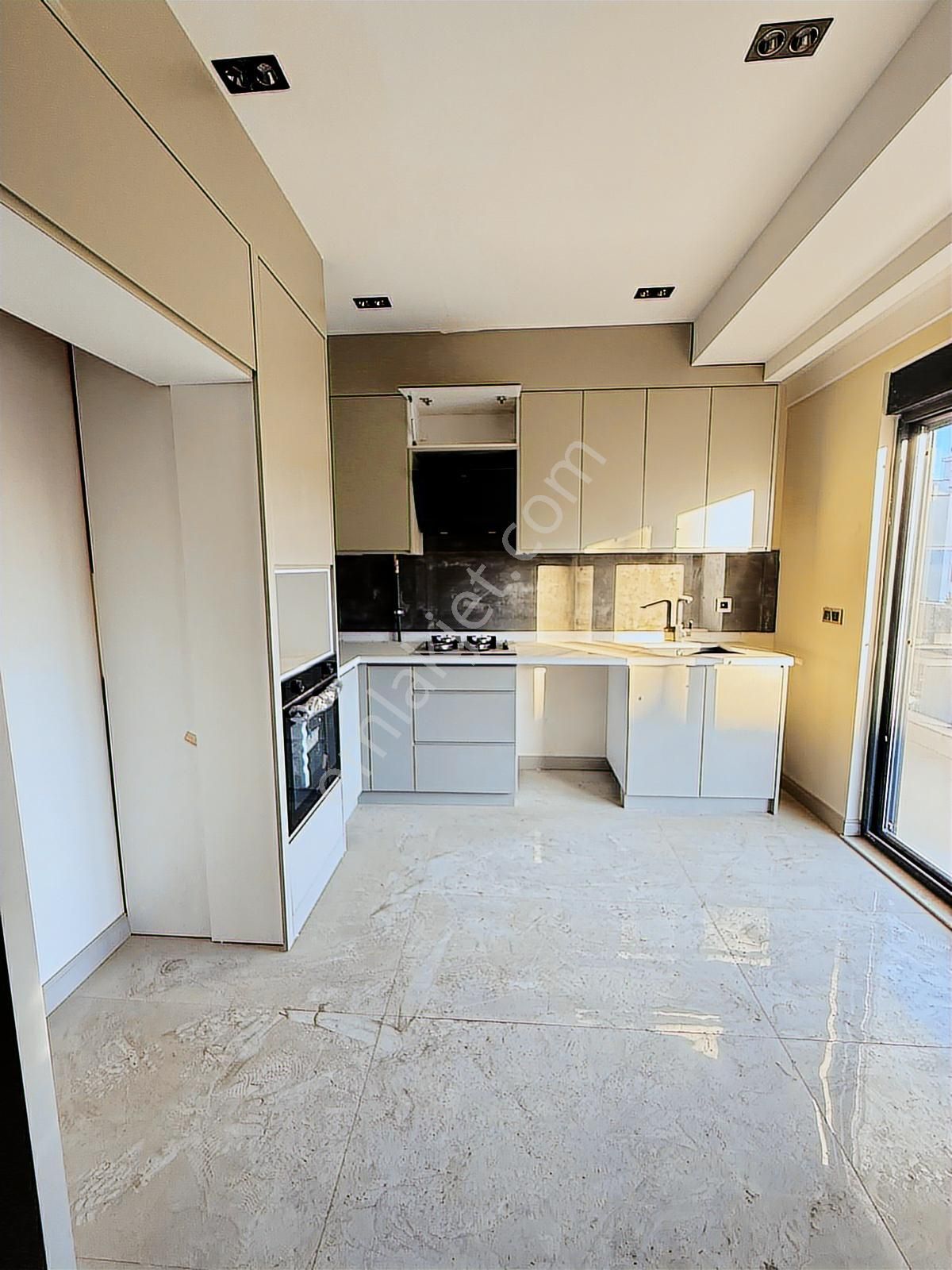 Rauf Denktaş Cad. Lüx Site'de 2+1 Bahçe Katı Satılık Daire - Görsel 15