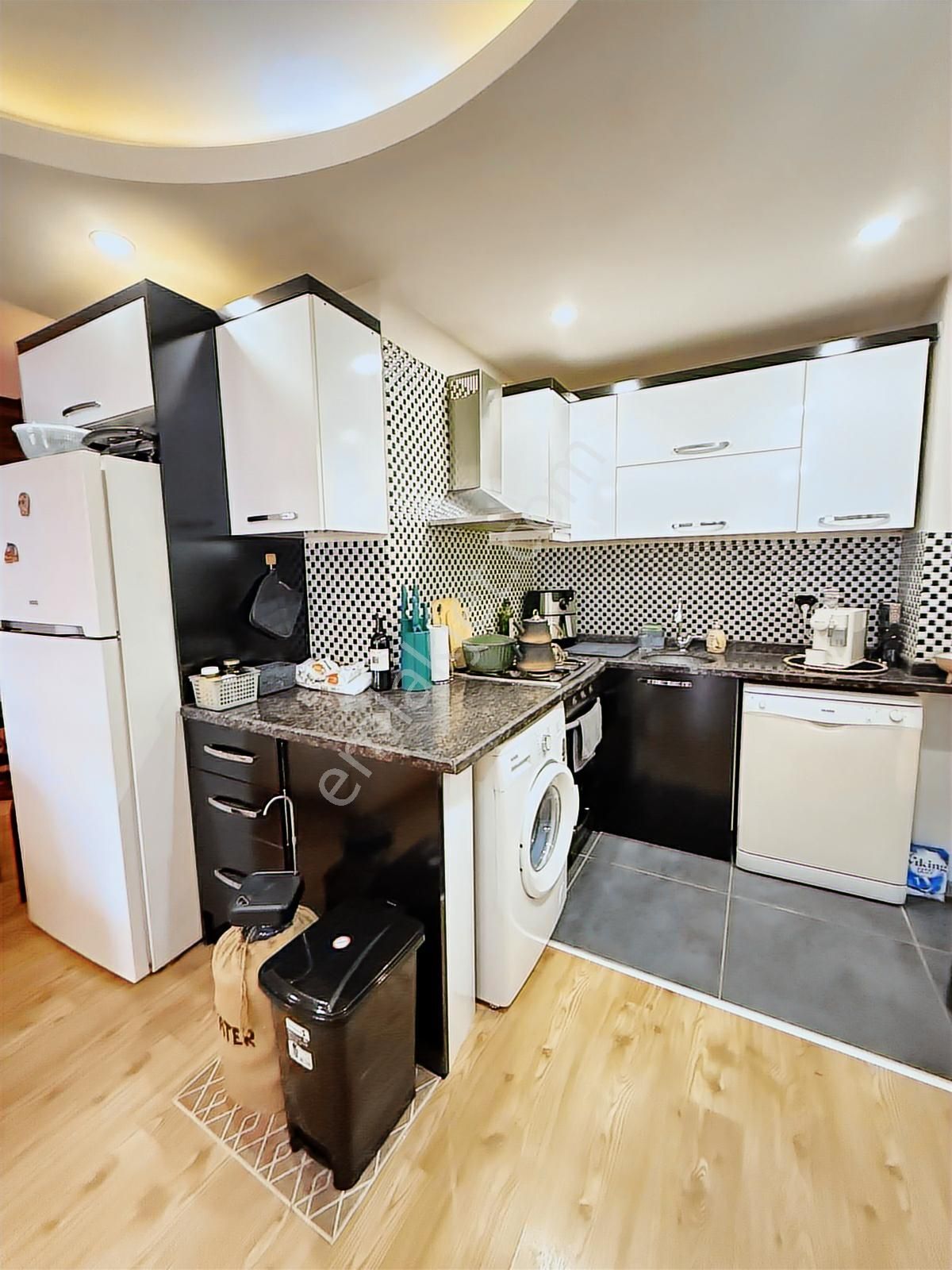 Rauf Denktaş Cad.yakını 1+1 Eşyalı Daire - Görsel 16