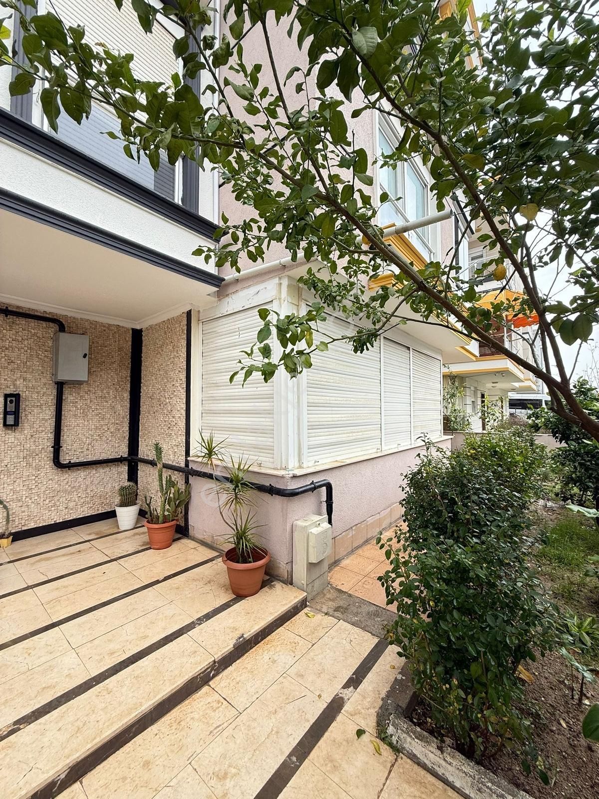 Rauf Denktaş Cad.yakını 1+1 Eşyalı Daire - Görsel 11