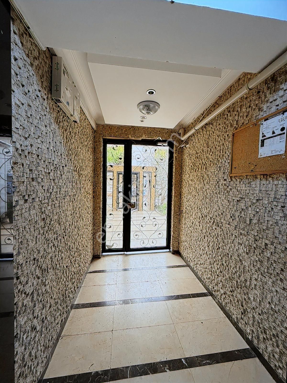 Rauf Denktaş Cad.yakını 1+1 Eşyalı Daire - Görsel 21