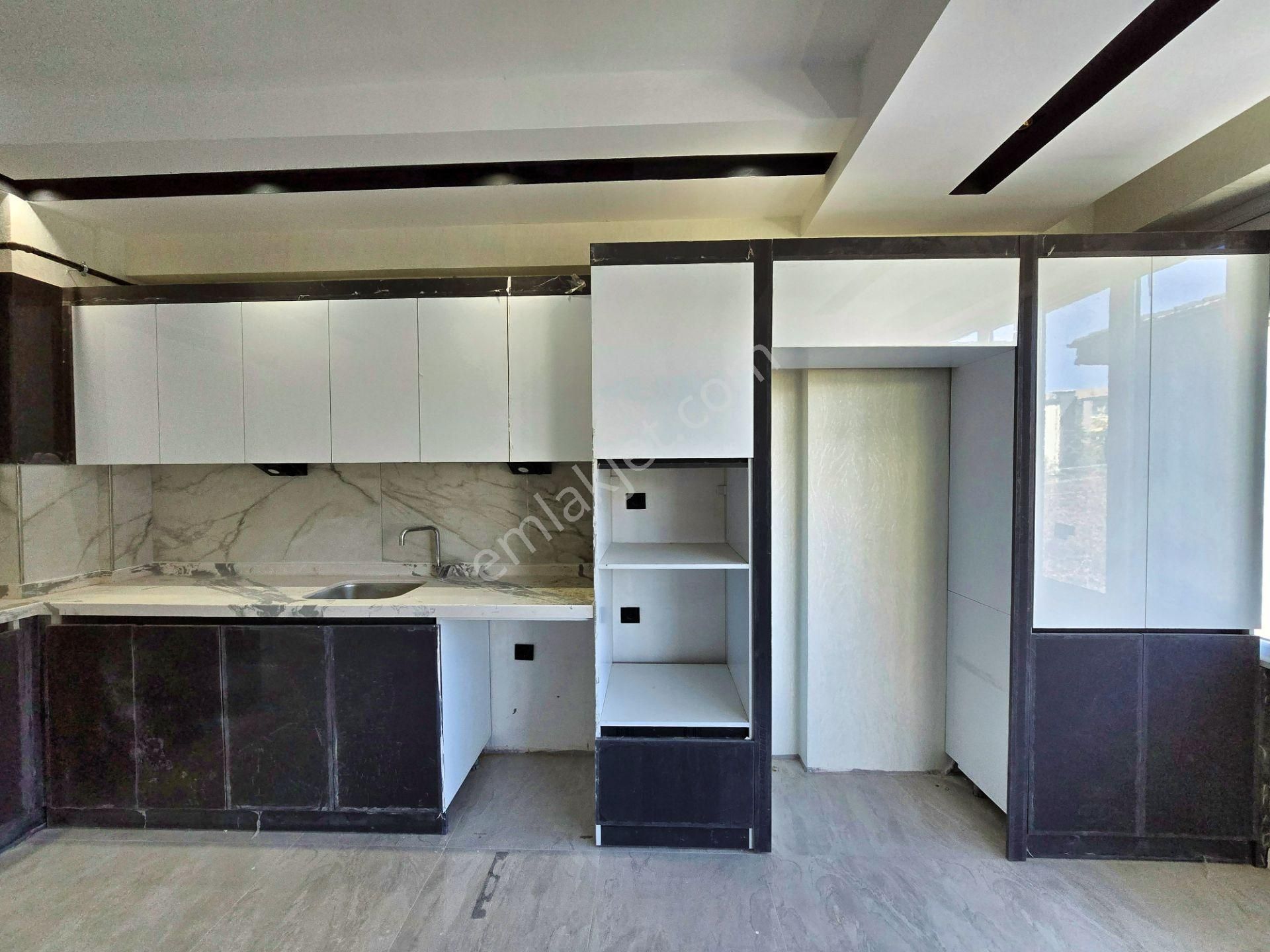 İşyapar Gayrimenkulden Selahaddin Eyyubi Mahallesinde Merkezi Konumda Arakat Lüks 3+1 Daire 🔥 - Görsel 16