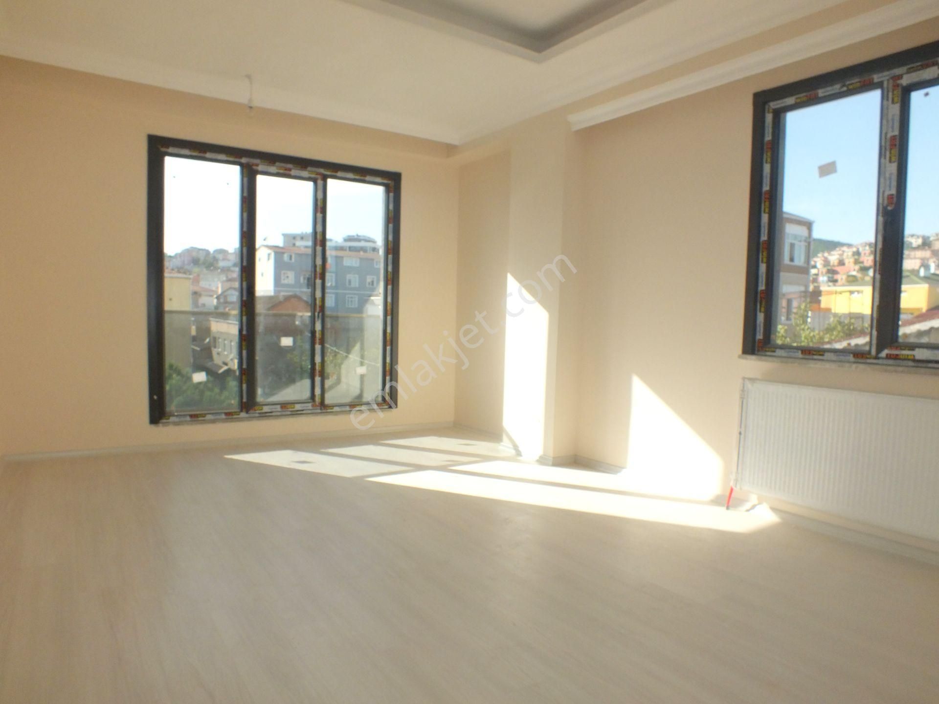 Mertcan'dan Safa Caddesi 4dk İskanlı Balkonlu Ara Kat 2+1 Daire