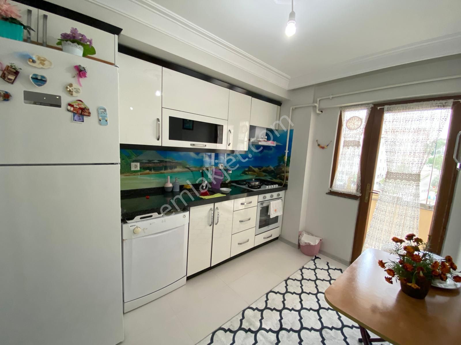 Mertcan'dan Caddeye 1dk İskanlı Ara Kat Balkonlu Fırsat 2+1 - Görsel 4