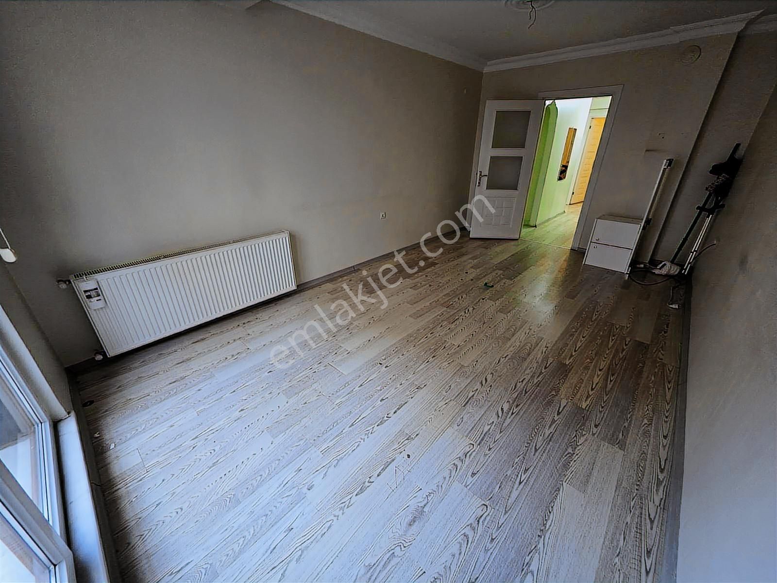 Mimar Emlak'tan Satılık Yeni Emsallerinden Geniş 1. Kat Daire - Görsel 2