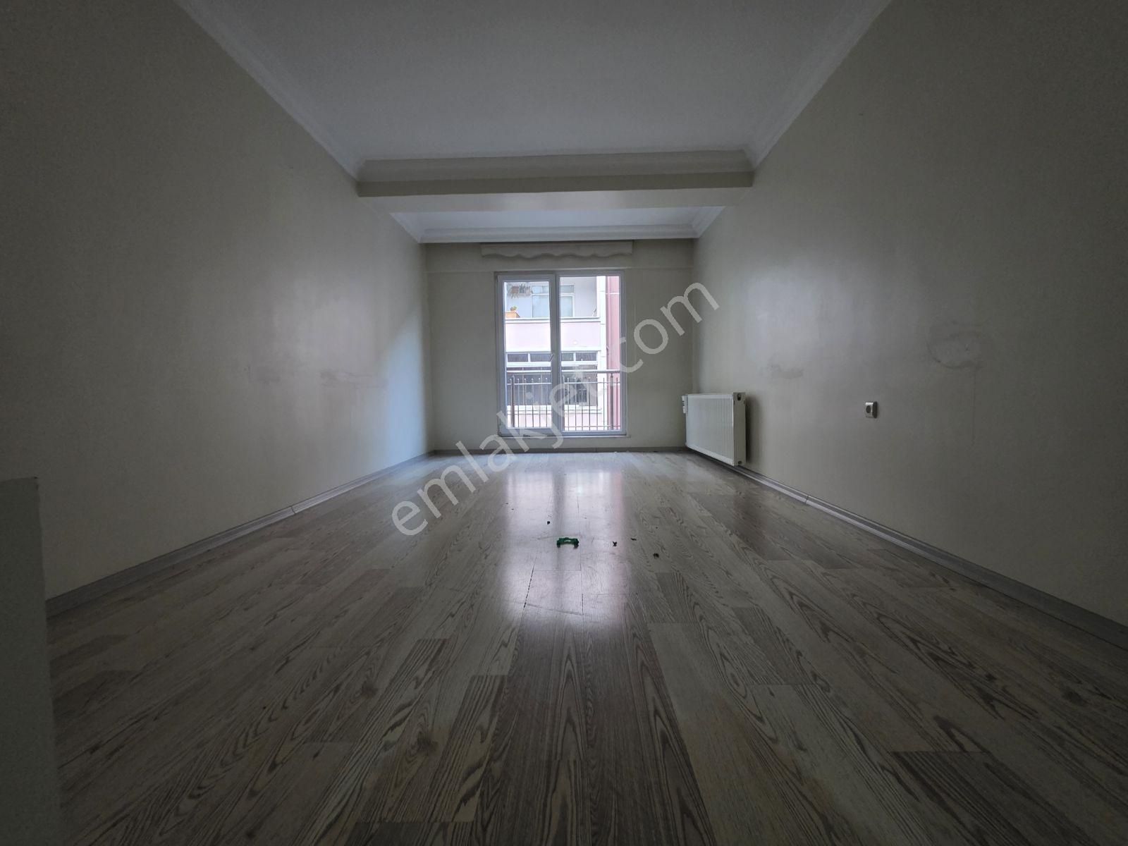 Mimar Emlak'tan Satılık Yeni Emsallerinden Geniş 1. Kat Daire