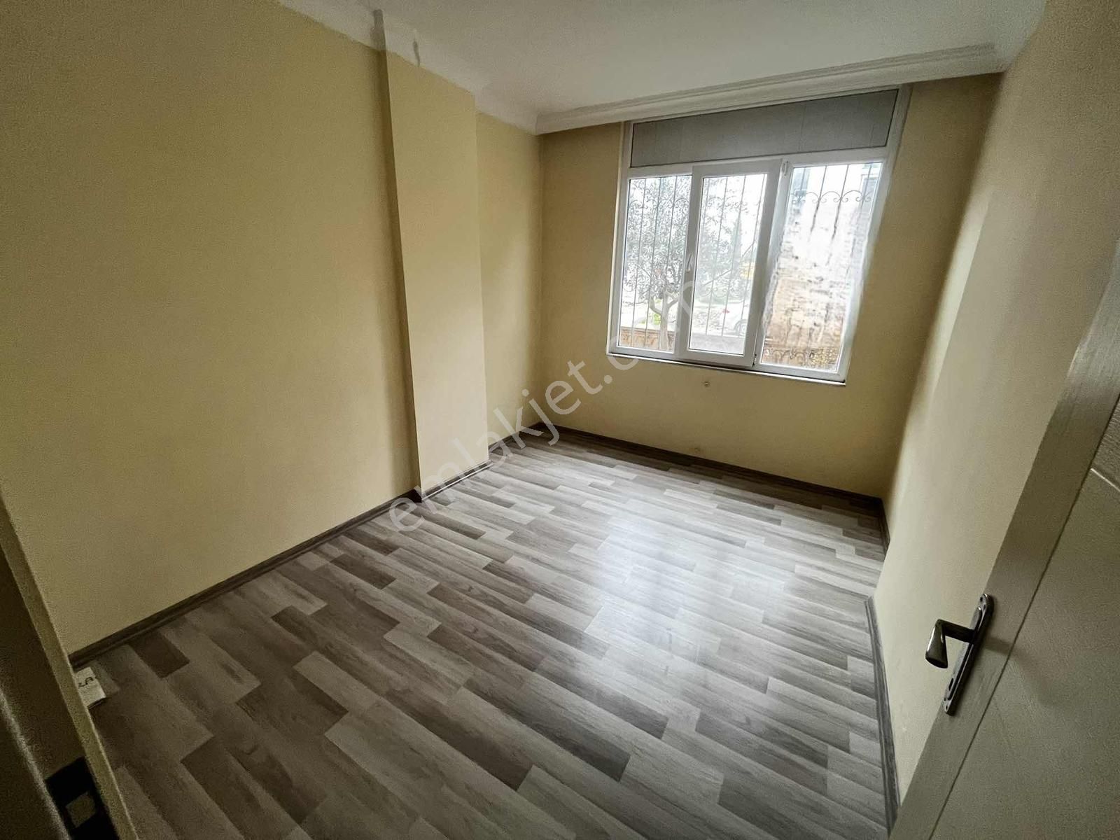 Yenidoğan Mahallesinde 2+1 Bakımlı Giriş Kat Kiralık Daire - Görsel 16