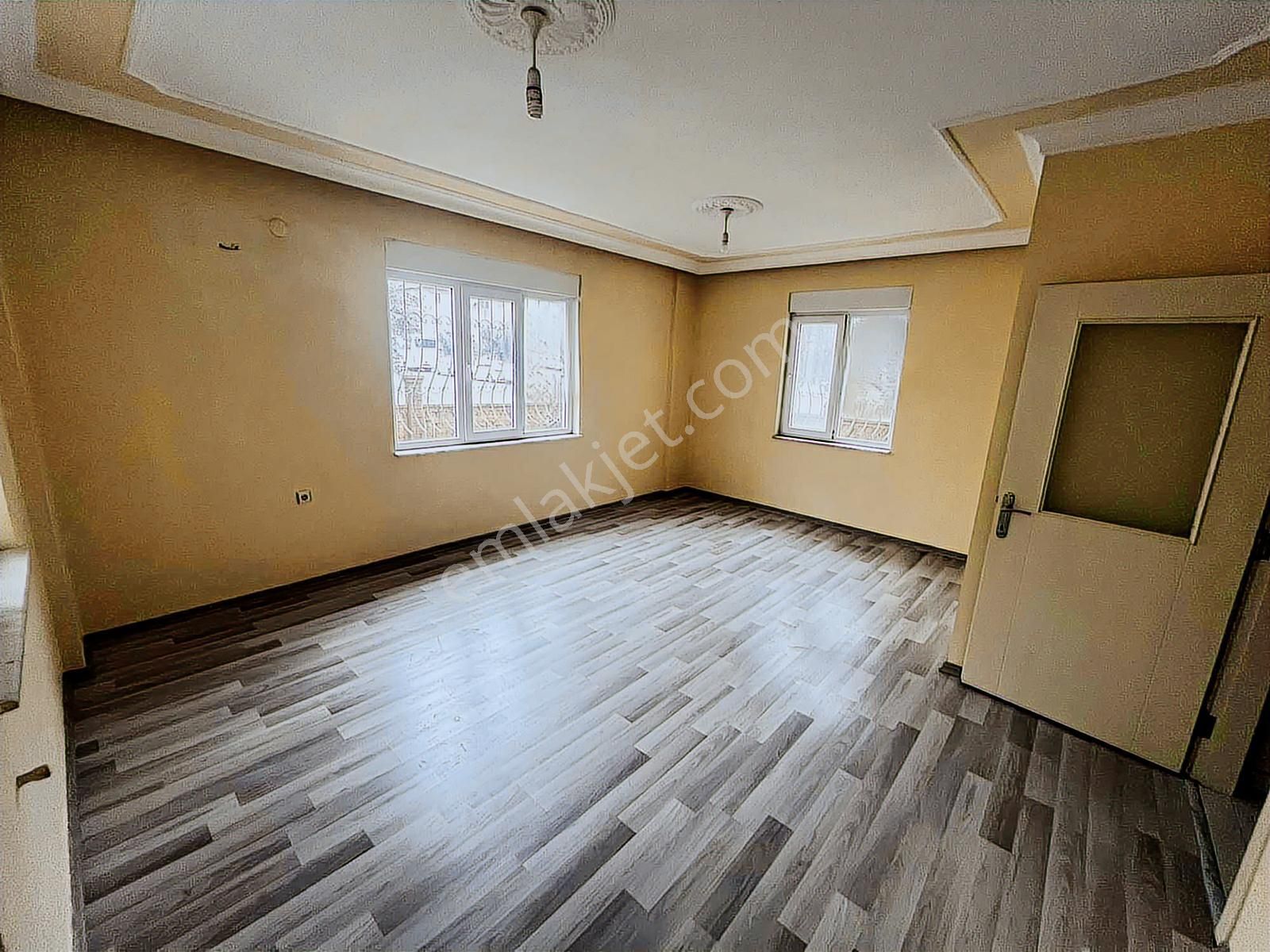 Yenidoğan Mahallesinde 2+1 Bakımlı Giriş Kat Kiralık Daire - Görsel 12