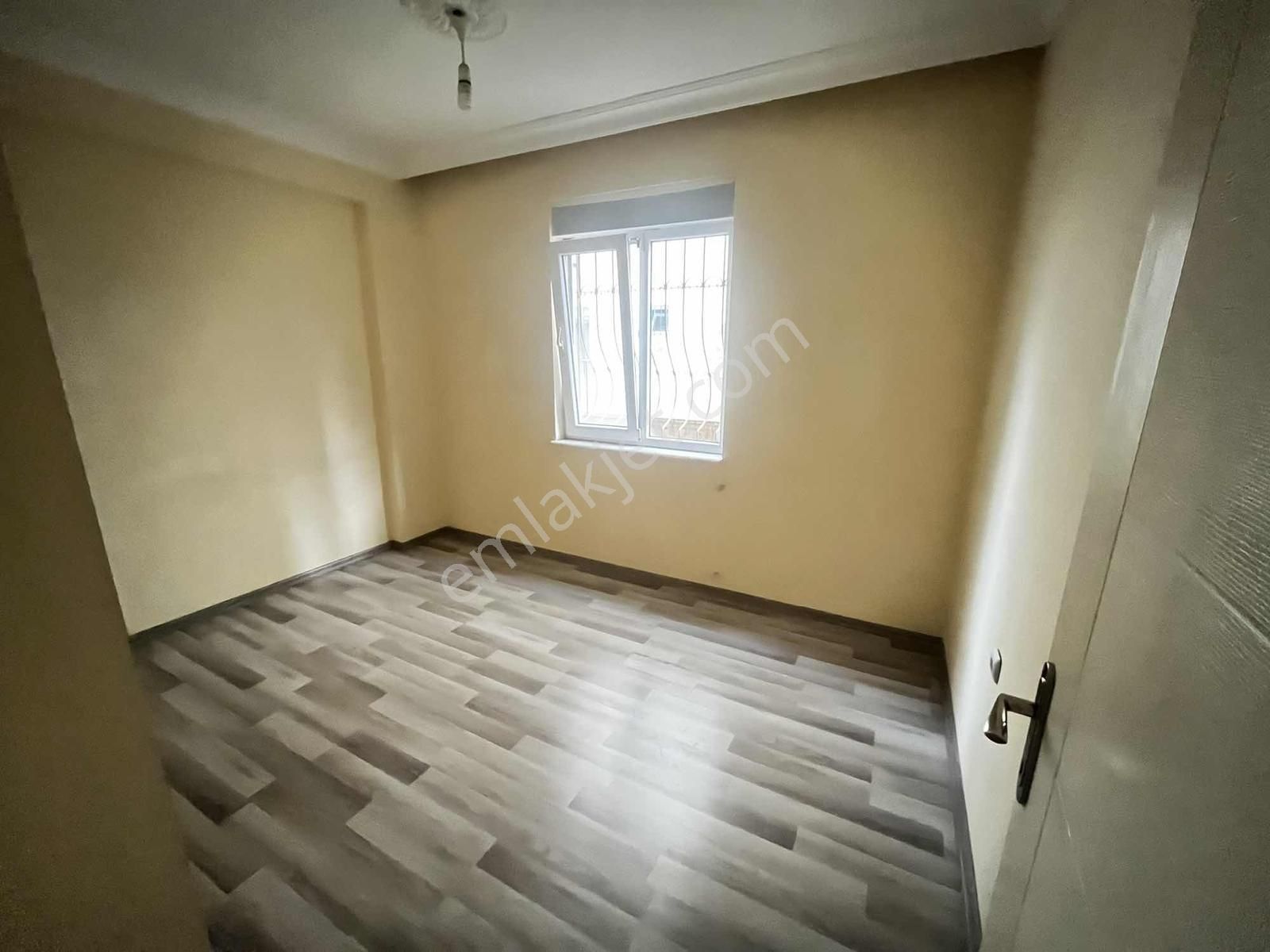 Yenidoğan Mahallesinde 2+1 Bakımlı Giriş Kat Kiralık Daire - Görsel 33