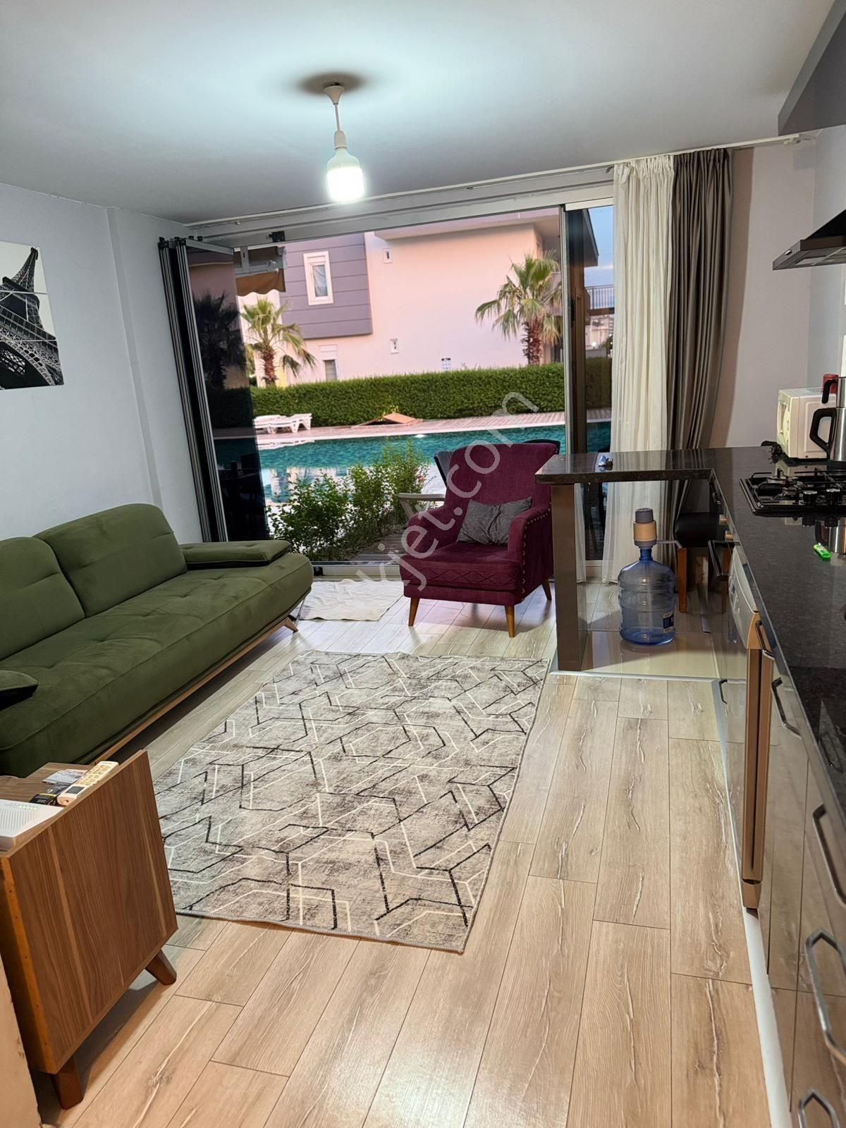Kiralık 1+1 Eşyalı Daire | Havuzlu Site İçinde | Taşınmaya Hazır - Görsel 2
