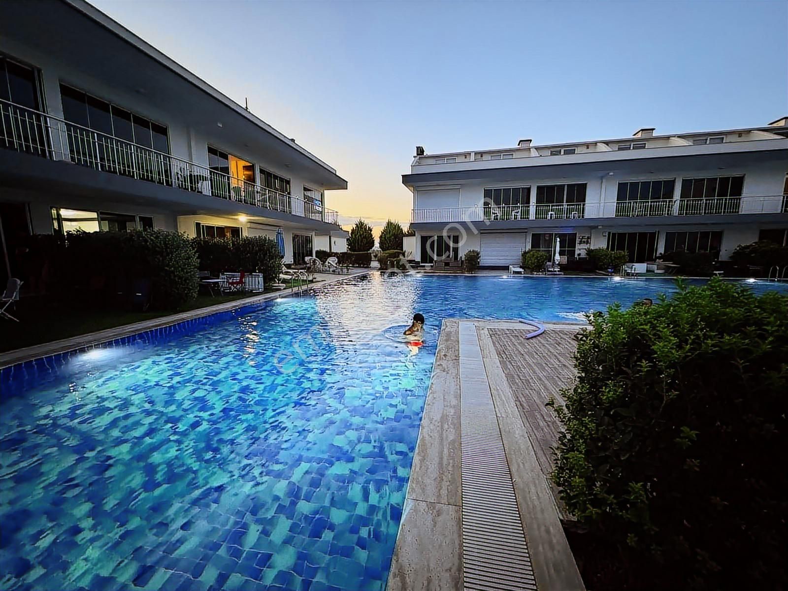 Kiralık 1+1 Eşyalı Daire | Havuzlu Site İçinde | Taşınmaya Hazır