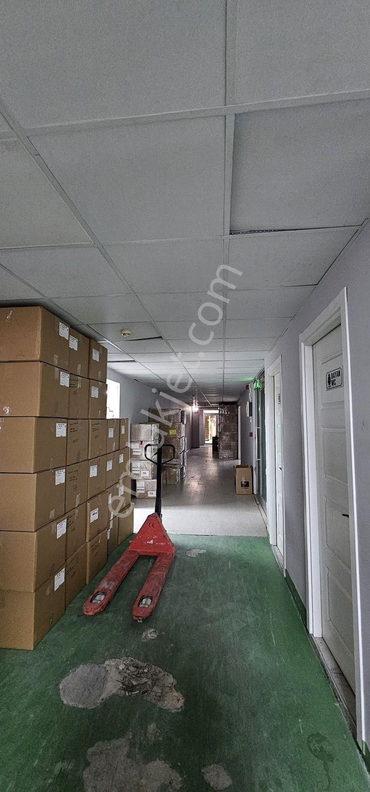 Realhouse Gayrimenkul'den İkitelli Osb De Kiralık İmalathane