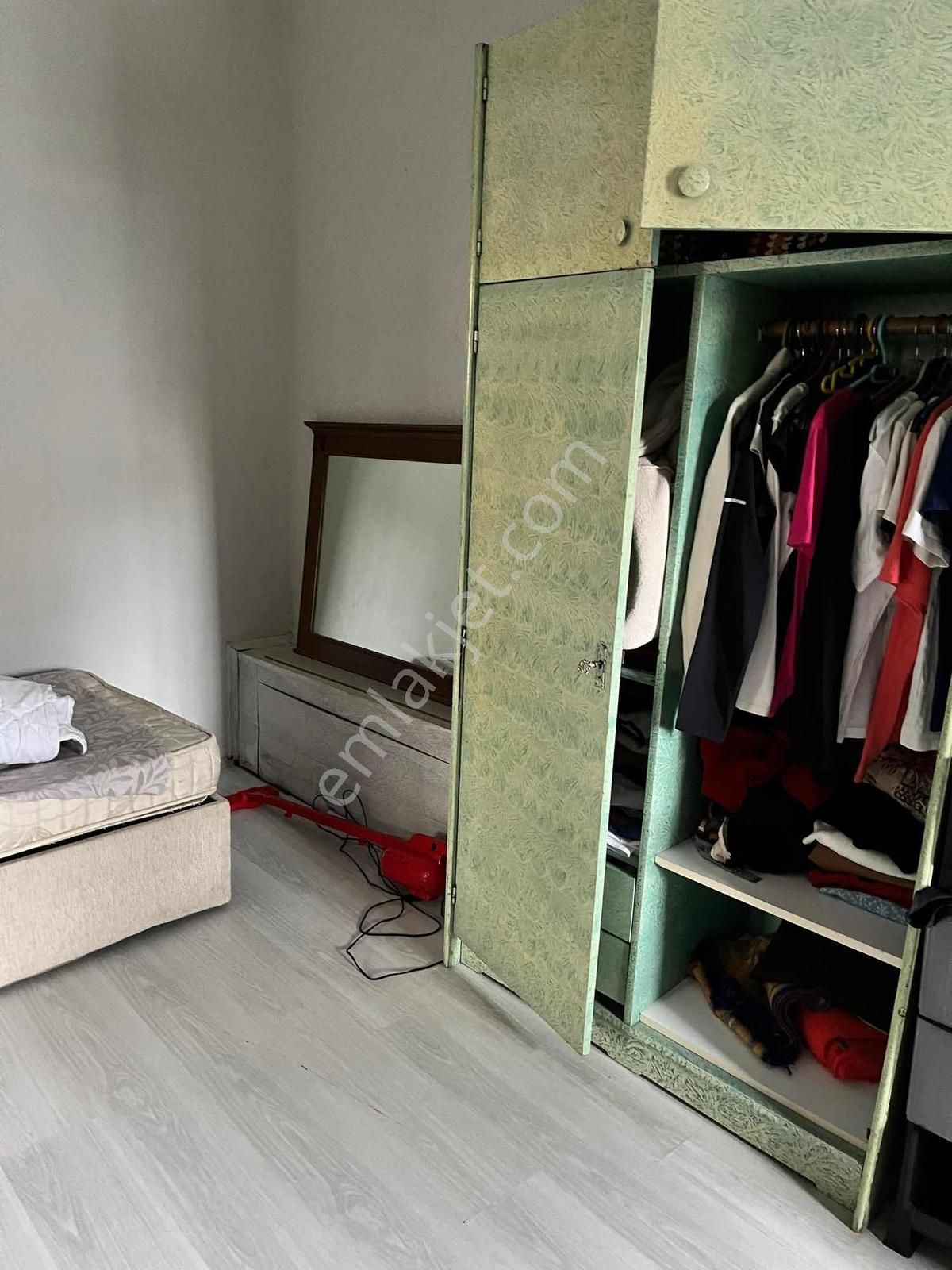 Serdivan Merkezde 1+1 / 160 M² / Eşyalı Kiralık Daire - Görsel 2