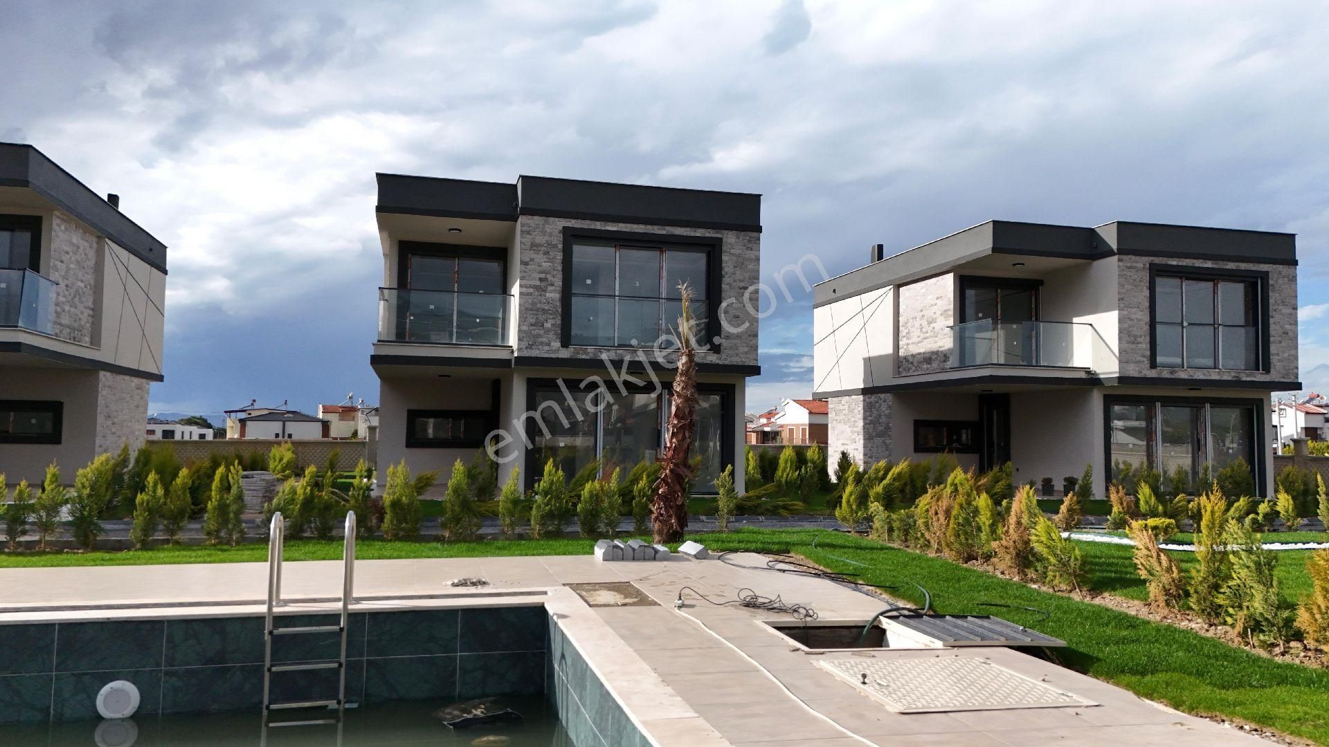 Güzelçamlı Bölgesinde Satılık 3+1 Müstakil Villa - Görsel 9