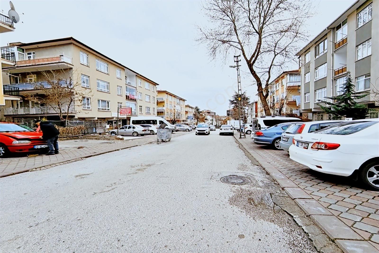 Ufuk Özdemir'den Şenlik Mah.buket Sok Ta Metro Yakın 2+1 Kiralık