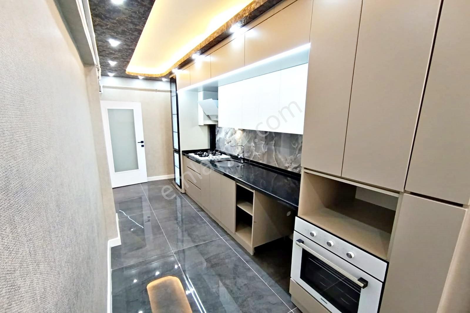 Ufuk Özdemir'den Çilek Sokak'ta Ultra Lüks Yapılı Bağımsız 3+1 - Görsel 8