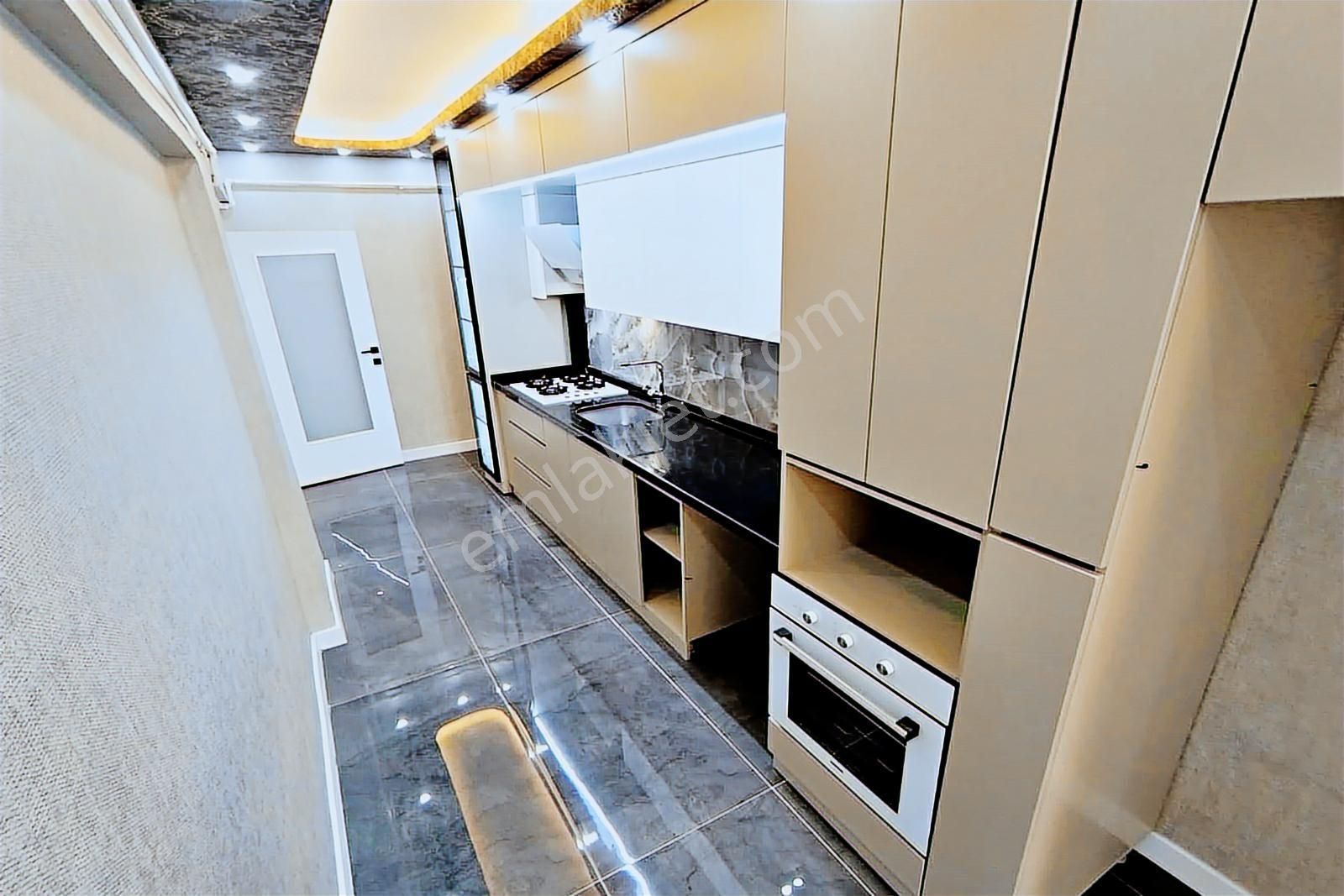 Ufuk Özdemir'den Çilek Sokak'ta Ultra Lüks Yapılı Bağımsız 3+1 - Görsel 6