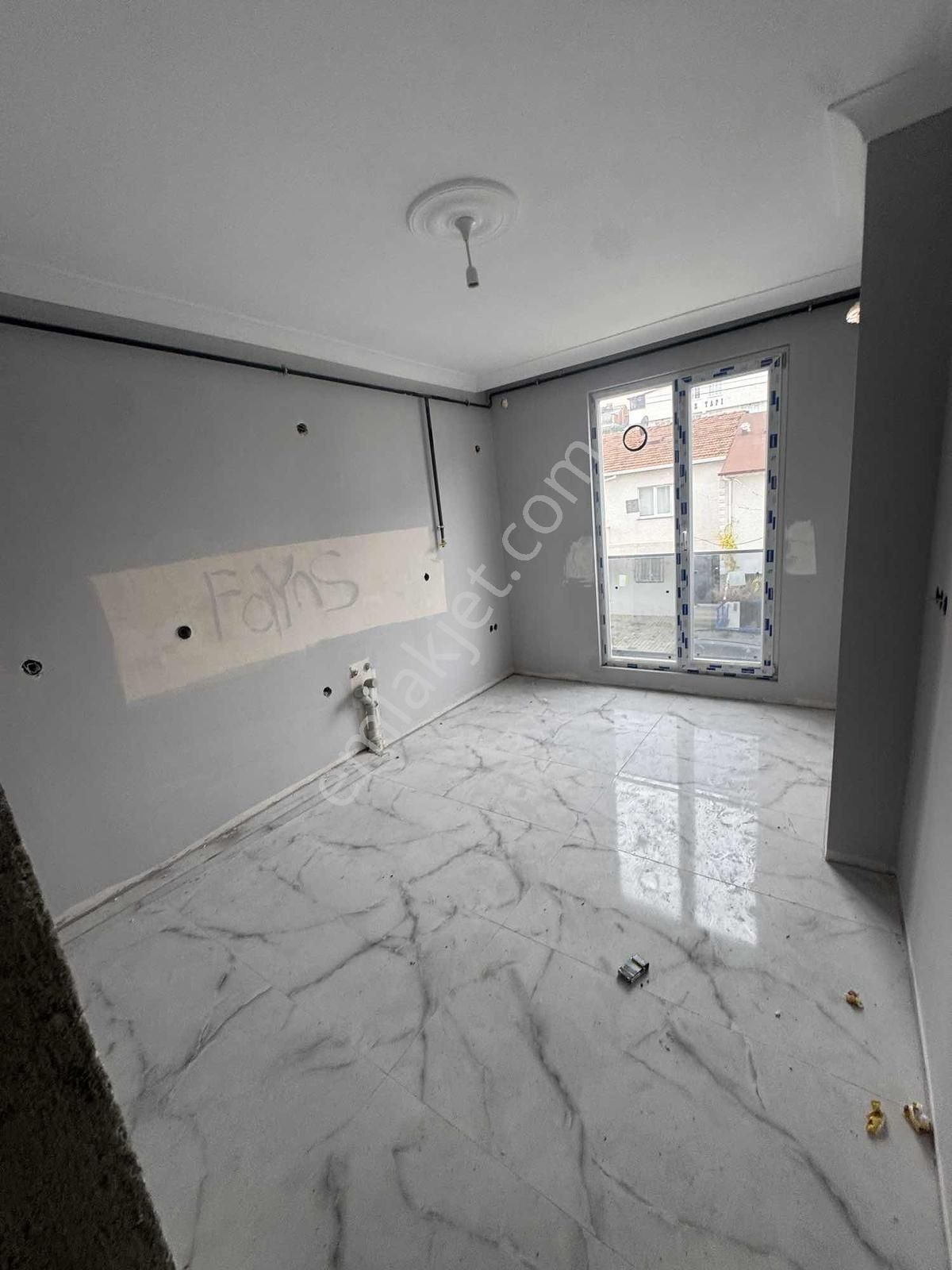 Karakolun Yanı Başında 2+1 90 M2 Sıfır Arakat - Görsel 7