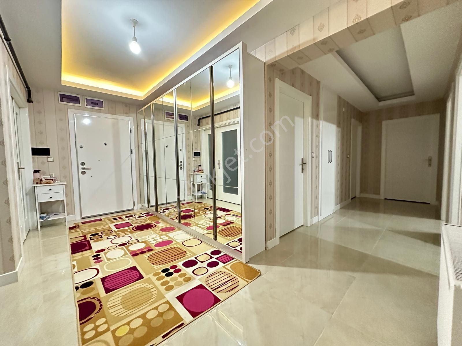 Ufuk Kılıç Emlak'tan Hastane Yanı 2 Bloklu Sitede 4+1 Fırsat Daire - Görsel 30