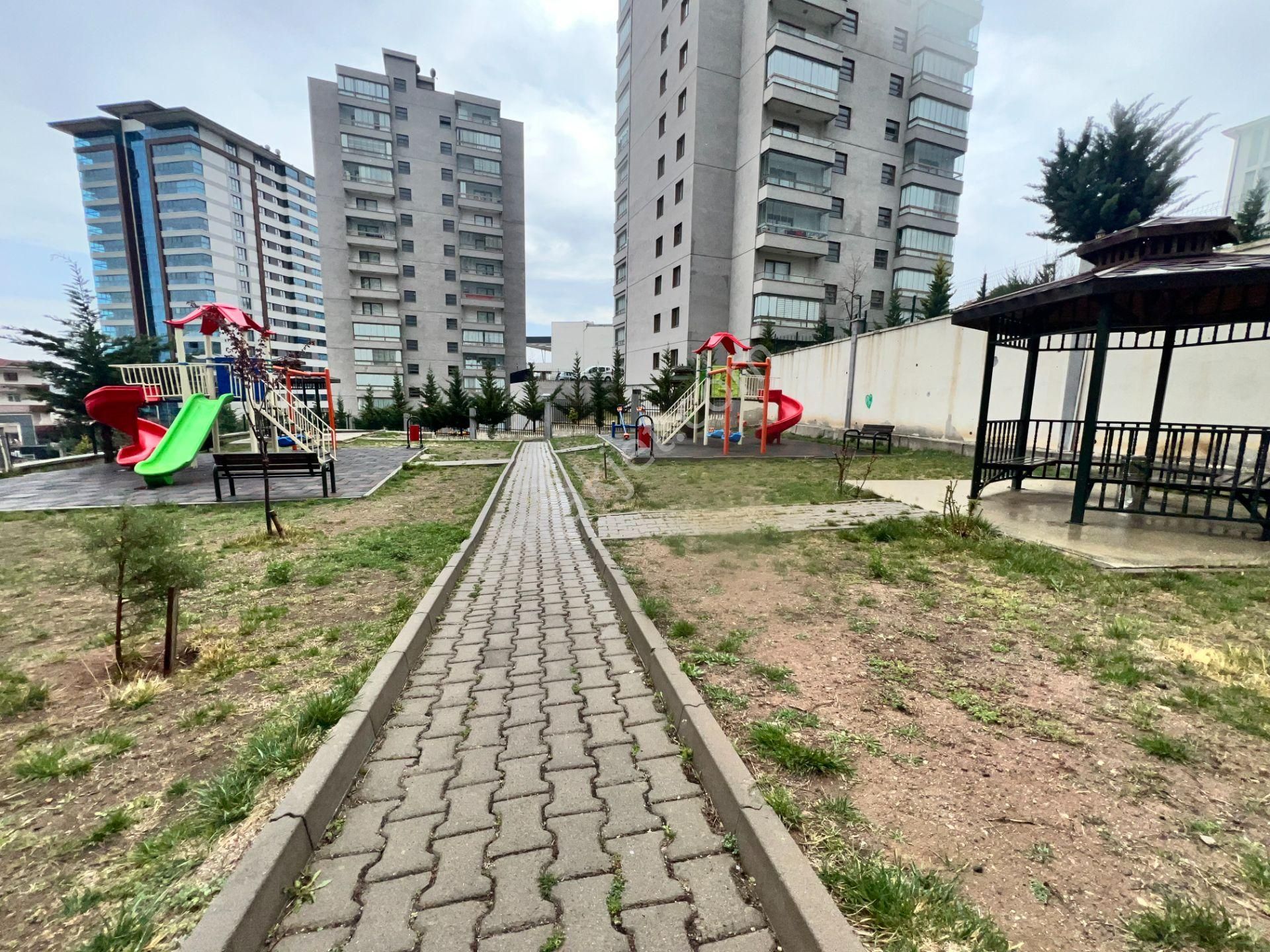 Ufuk Kılıç Emlak'tan Hastane Yanı 2 Bloklu Sitede 4+1 Fırsat Daire - Görsel 35