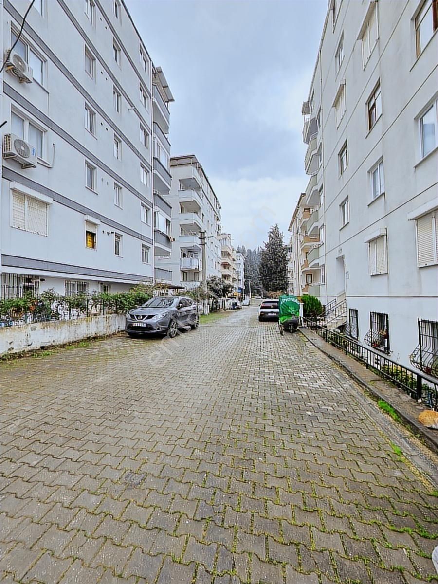 Çınarcık Çamlıkta Deniz Manzaralı Arakat Daire - Görsel 13