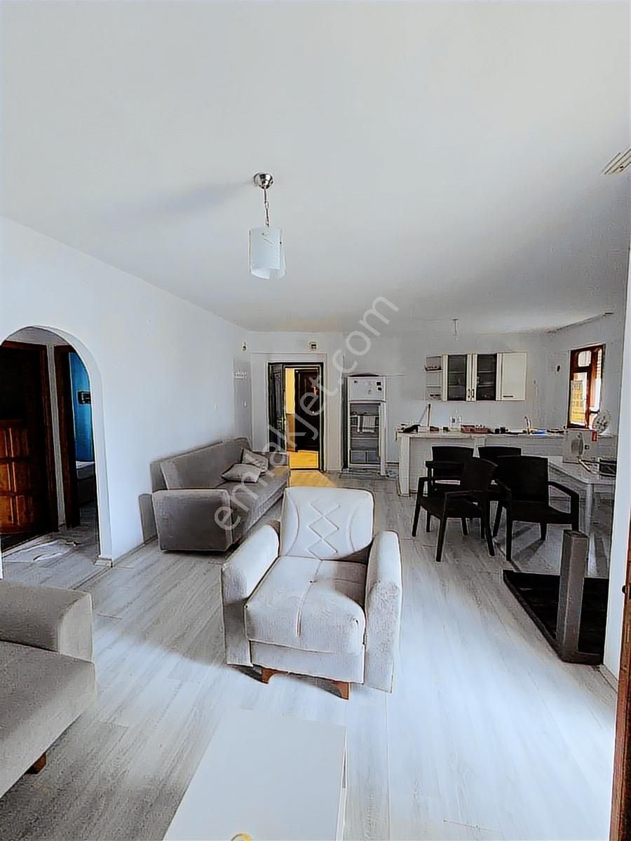 Çınarcık Çamlıkta Deniz Manzaralı Arakat Daire - Görsel 32