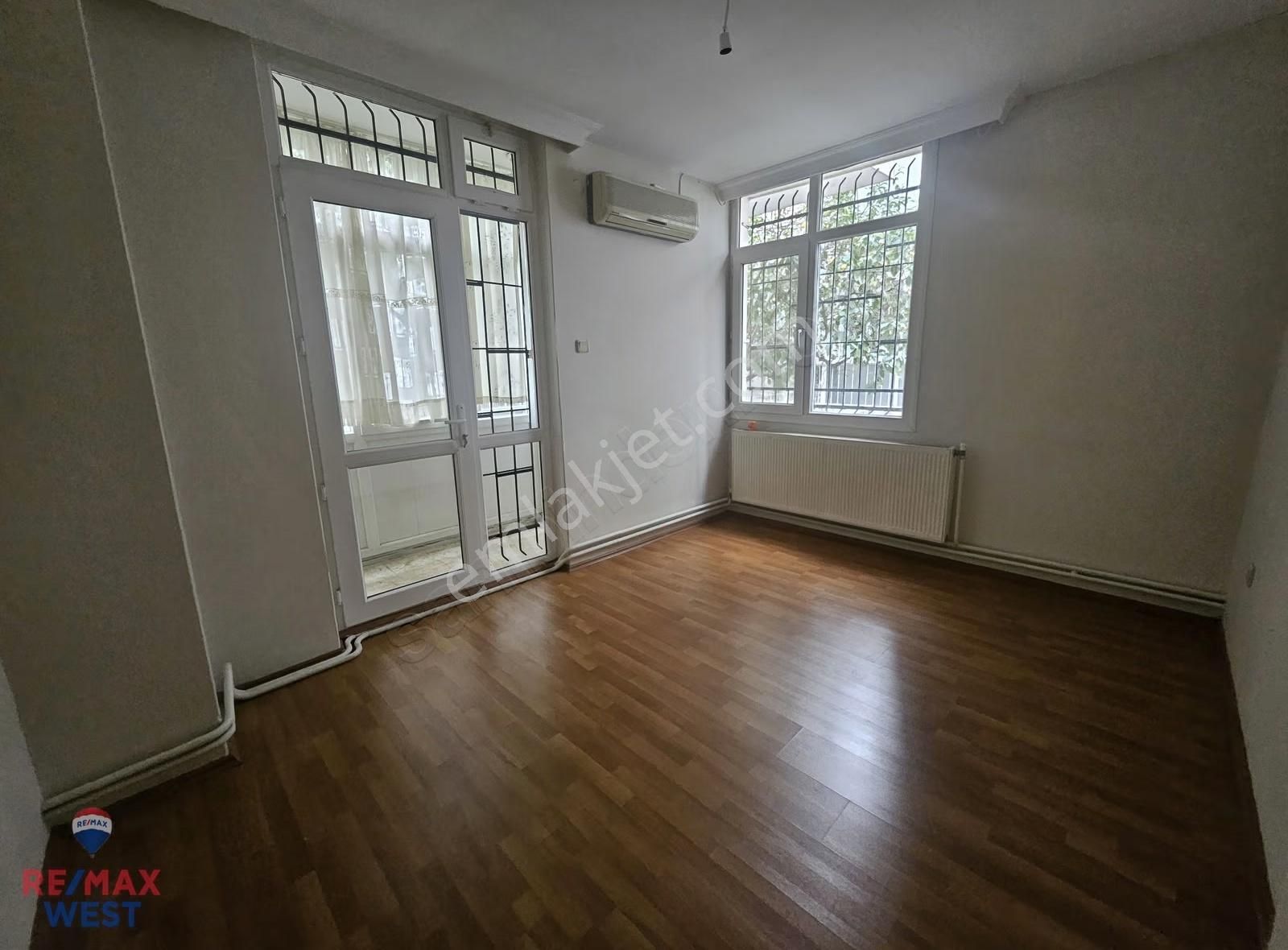 Karşıyaka Çamlık Sahile Yakın Bahçe Katı Kiralık 3+1 Daire - Görsel 6