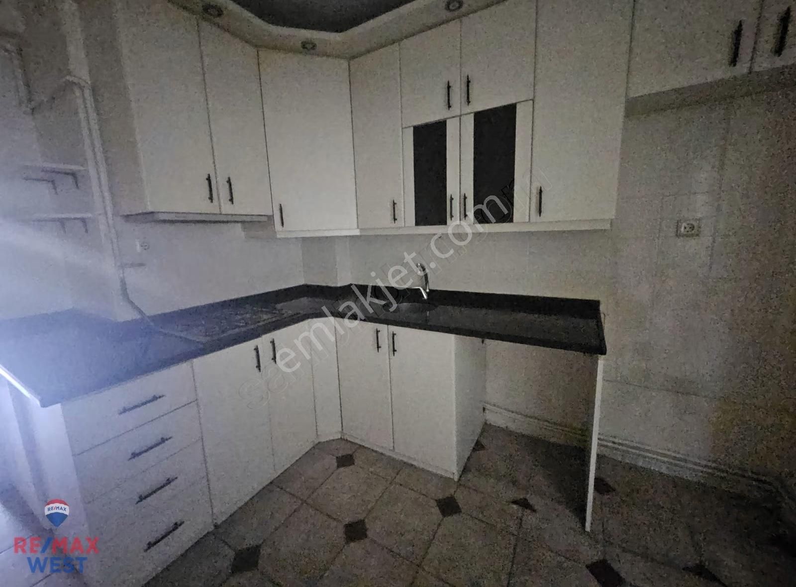 Karşıyaka Çamlık Sahile Yakın Bahçe Katı Kiralık 3+1 Daire - Görsel 23