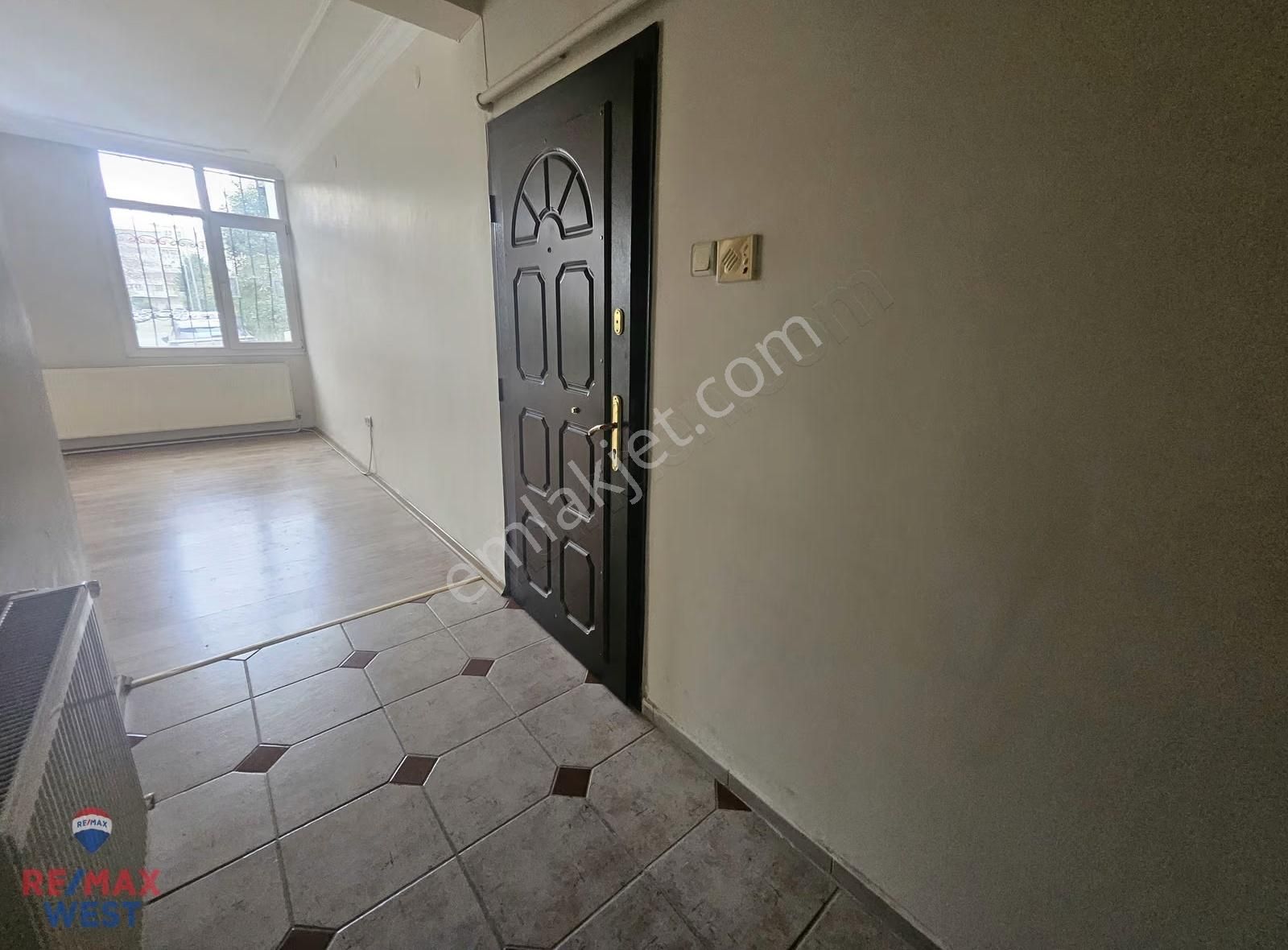 Karşıyaka Çamlık Sahile Yakın Bahçe Katı Kiralık 3+1 Daire - Görsel 8