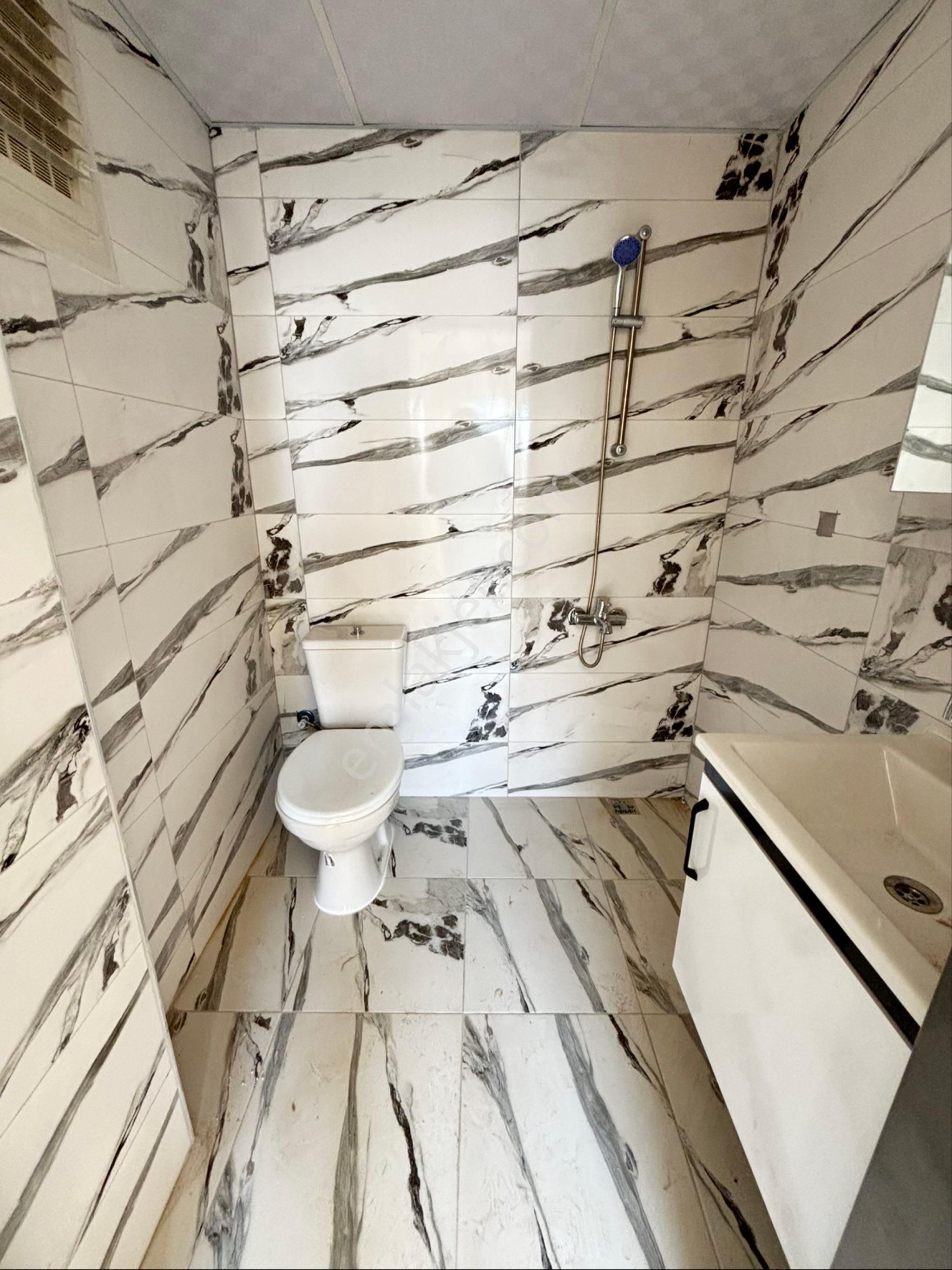 Yeşil Mahalle Yerden Isıtma Ebeveyn Banyolu 2++1 Satılık Daire - Görsel 22