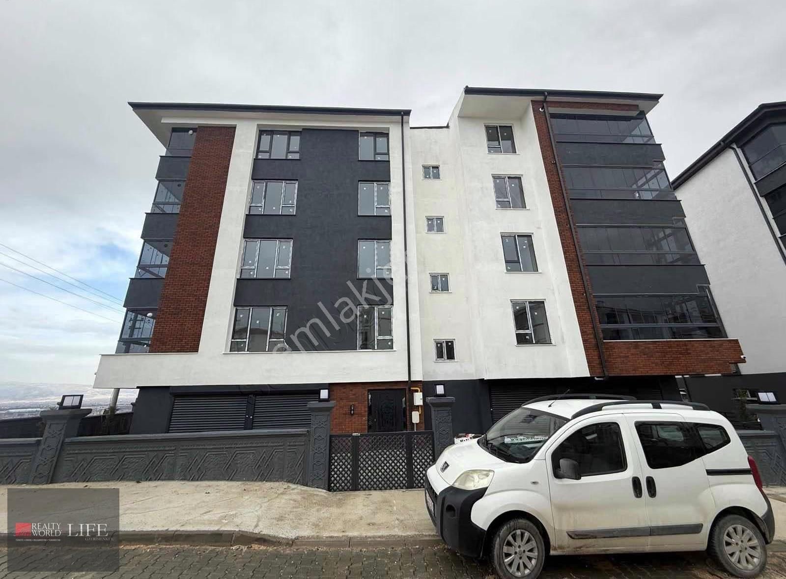 Rw Lıfe // Emek Mh. Albayrak Blv. Yakını Satılık 2+1 Lüks Daire