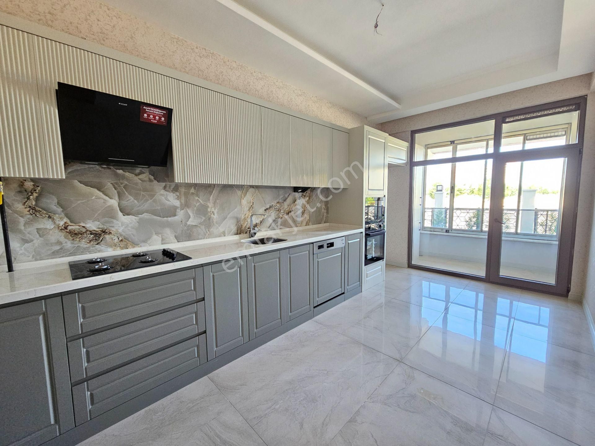 💫 Şafak Caddesine Yakın İşyapar Gayrimenkul’den Site İçi Lüx 3+1 Satılık Sıfır Daireler 🔥