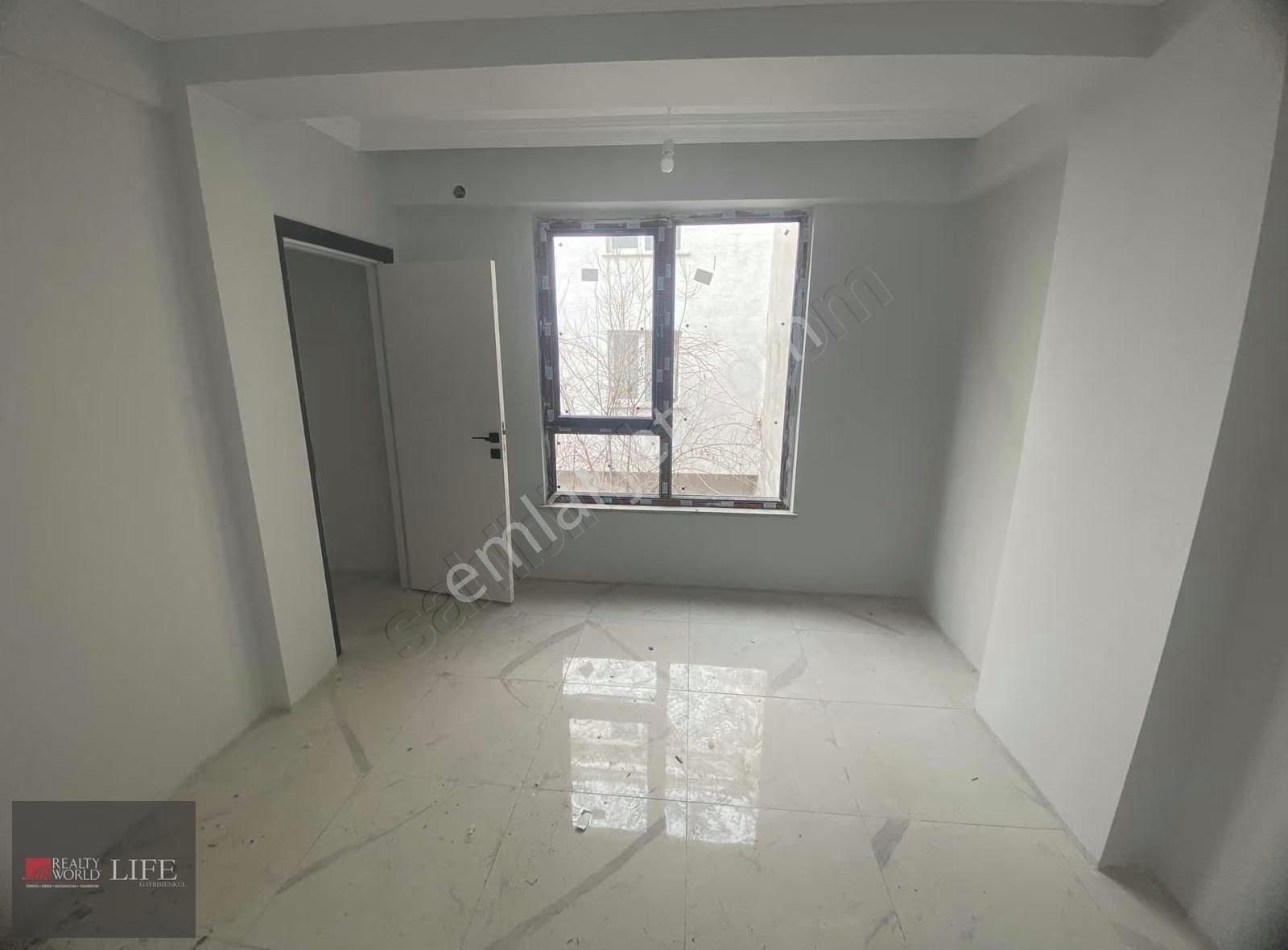 Rw Lıfe// Emek Mahallesi Ayrı Mutfak Satılık 2+0 Daire - Görsel 4