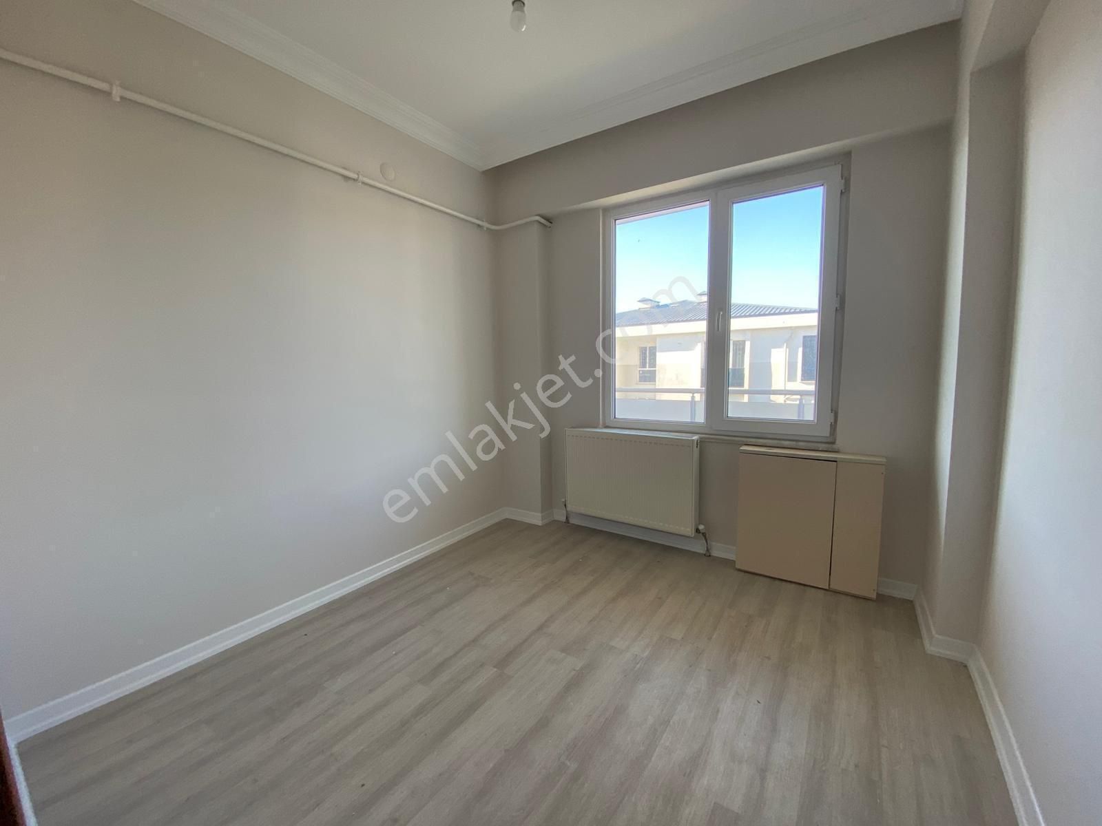 Havuzlu Güvenlikli Sitede Asansörlü Açık Cephe 2+1 Daire - Görsel 15