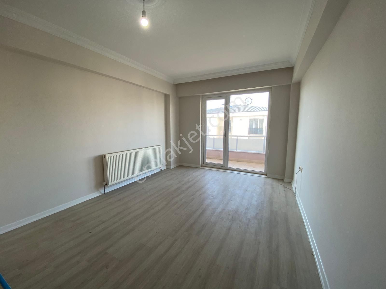 Havuzlu Güvenlikli Sitede Asansörlü Açık Cephe 2+1 Daire - Görsel 17