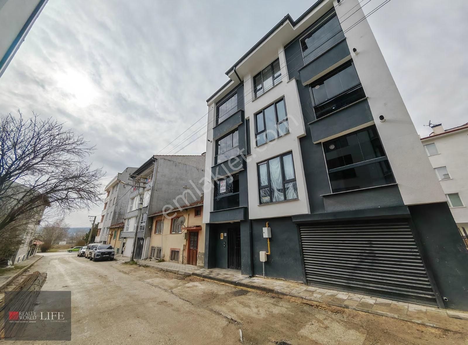 Rw Lıfe// Çamlıca Mah. Yerden Isıtmalı 1+1 Sıfır Satılık Daire