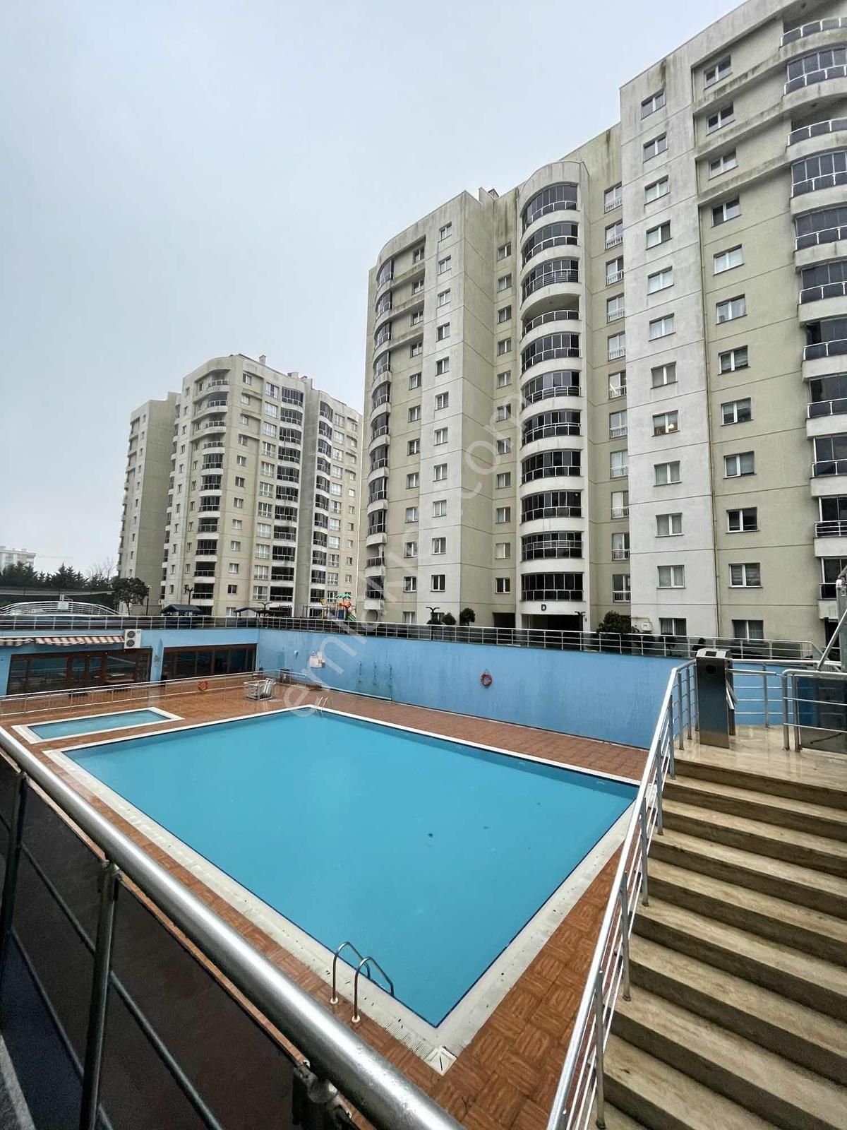 Çerkezköy Site İçinde 3+1 Satılık Geniş Ve Ferah Daire !!