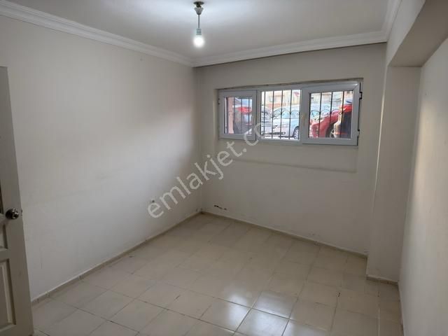 Bornova Merkezde Kiralık 2+1 Daire - Görsel 11