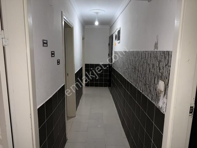 Bornova Merkezde Kiralık 2+1 Daire - Görsel 2