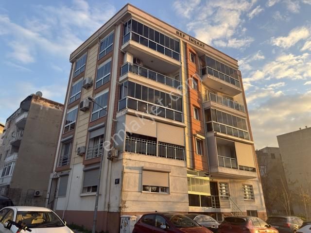 Bornova Merkezde Kiralık 2+1 Daire - Görsel 3