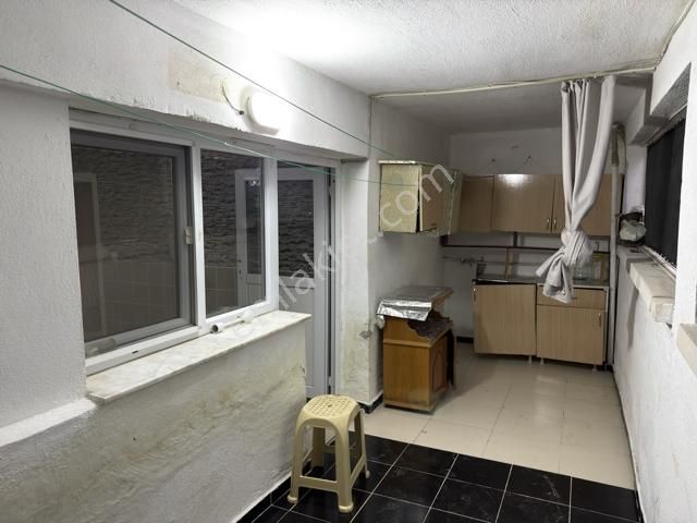 Bornova Merkezde Kiralık 2+1 Daire - Görsel 18